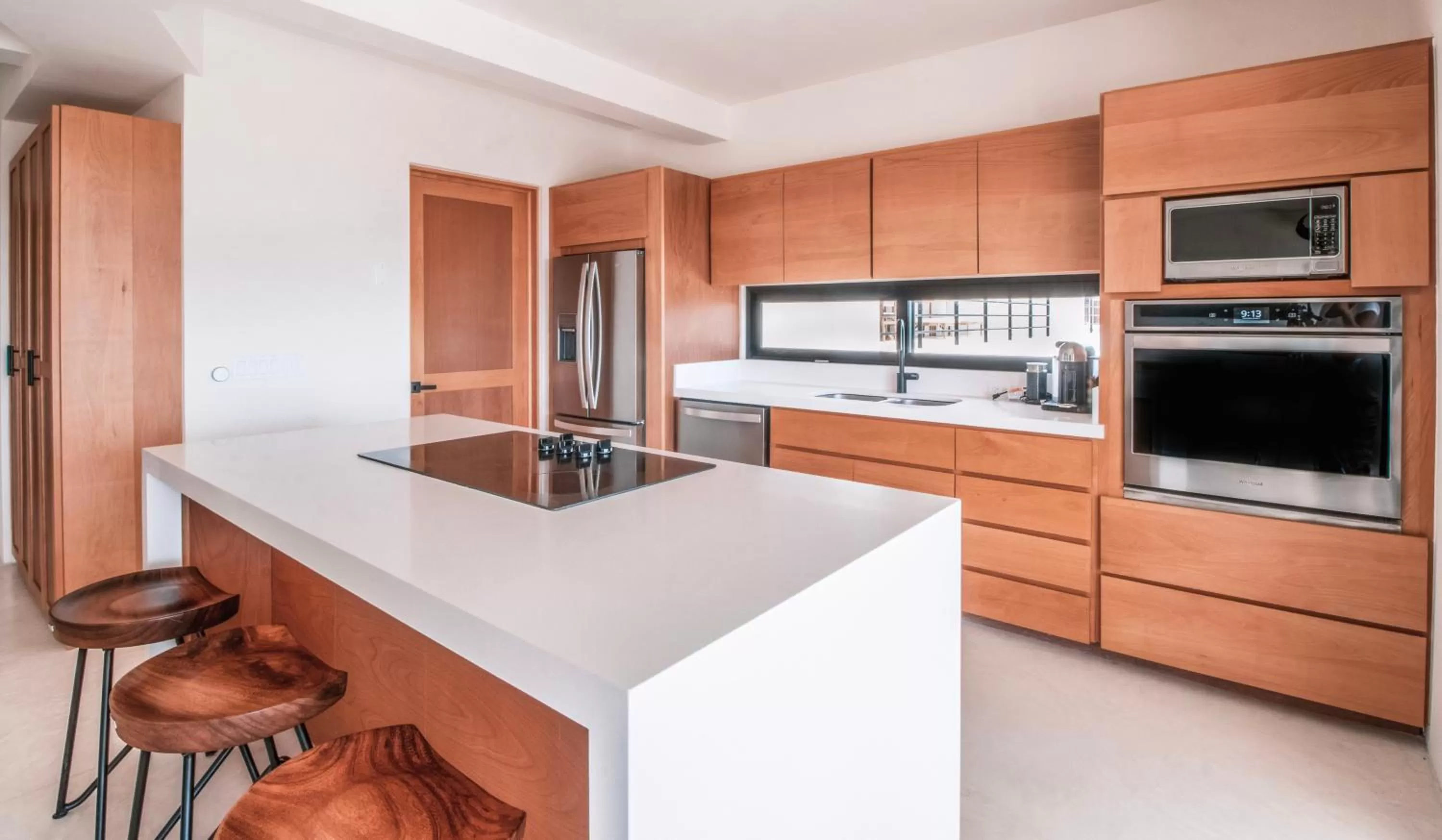 Kitchen or kitchenette, Kitchen/Kitchenette in Cerritos Surf Residences