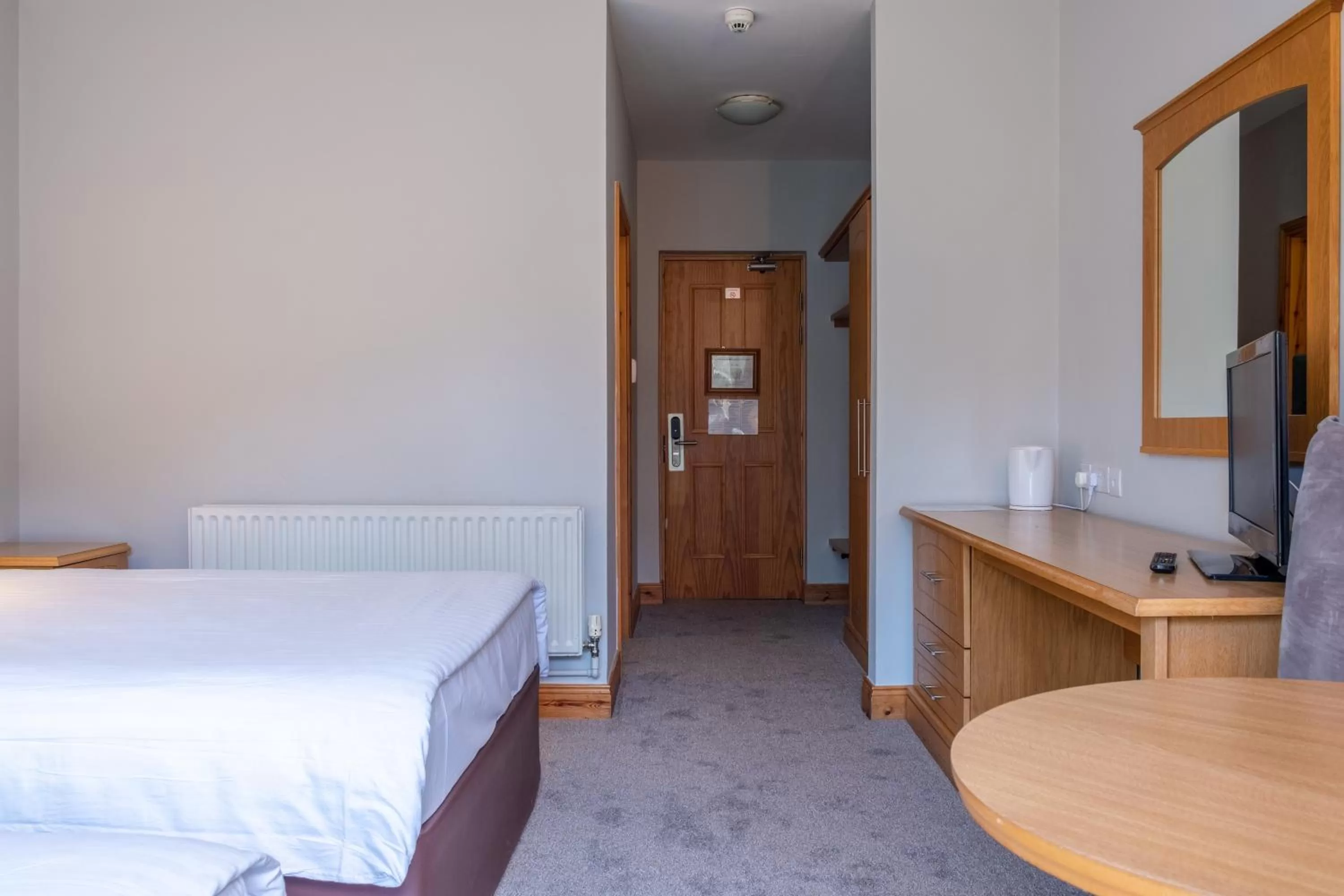 Bedroom, Bed in The Lodge at Woodenbridge