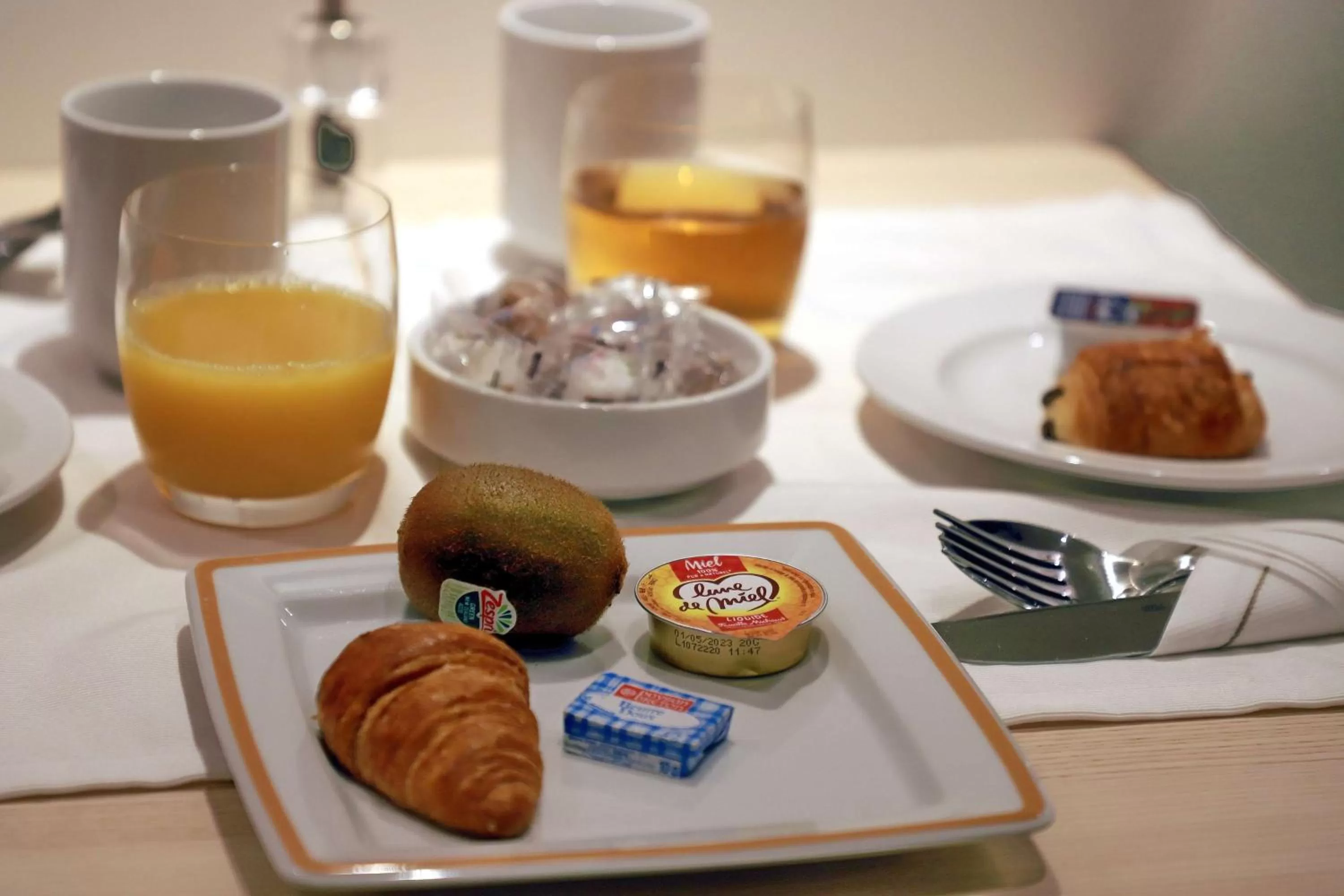 Restaurant/places to eat in Best Western Hotel du Mucem