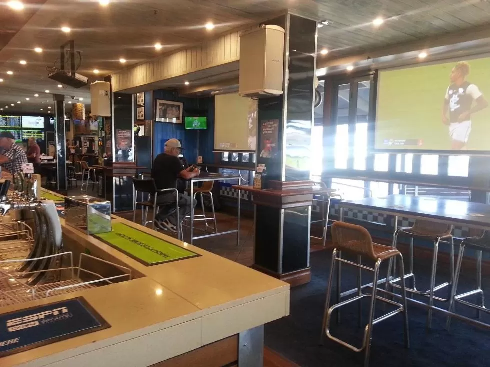 Lounge or bar in Grand Tasman Hotel