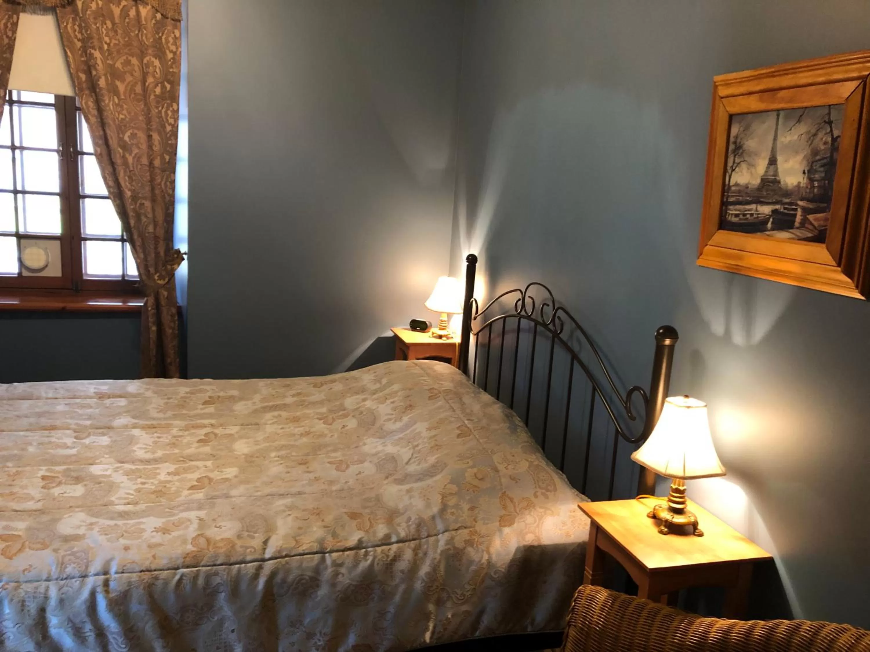 Bed in Manoir Ramezay