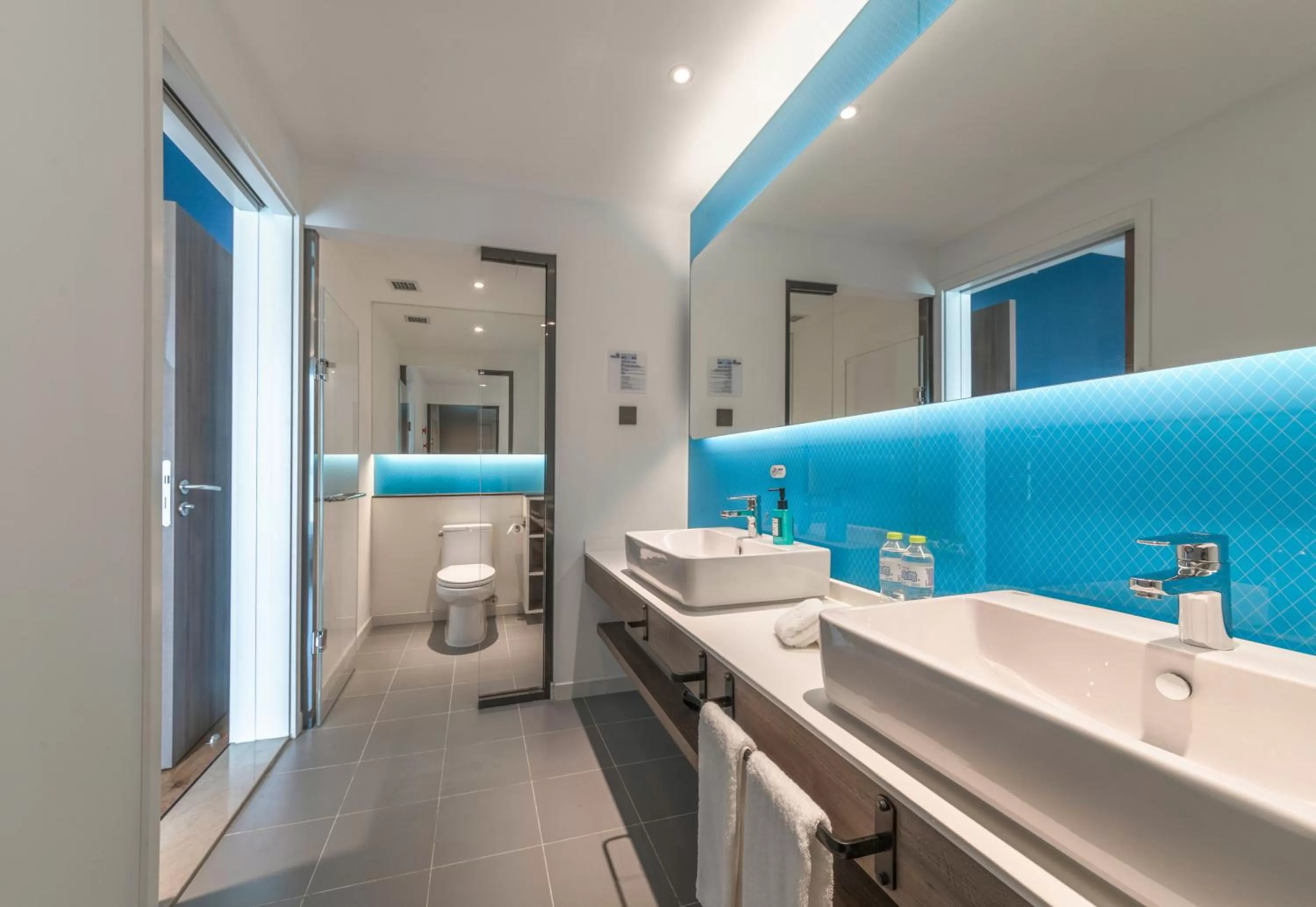 Photo of the whole room in Holiday Inn Express Qingdao Chengyang Central by IHG