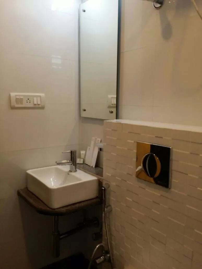 Bathroom in Diamond Plaza