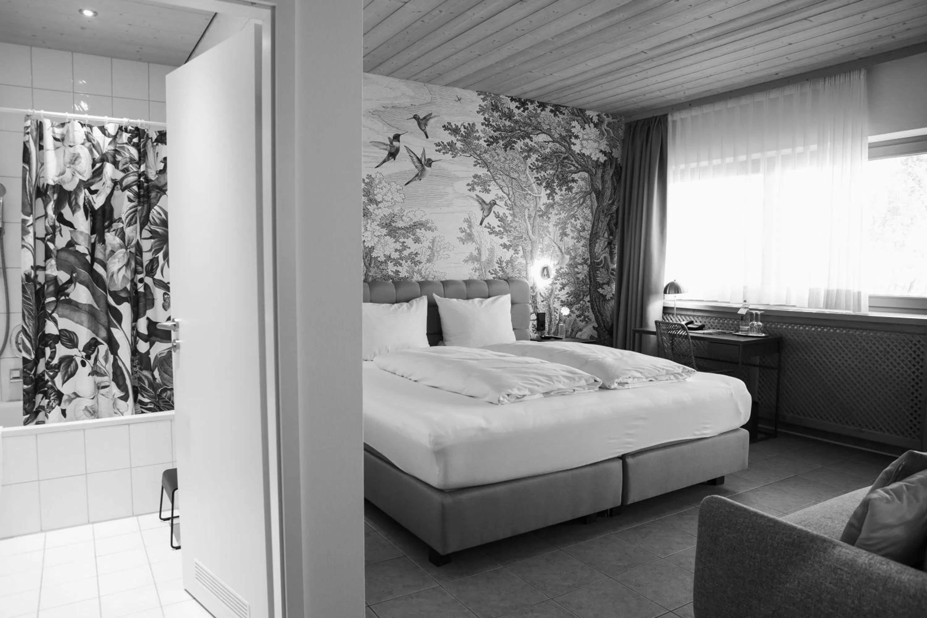 Photo of the whole room, Bed in Strandhotel SüdSee Diessen am Ammersee