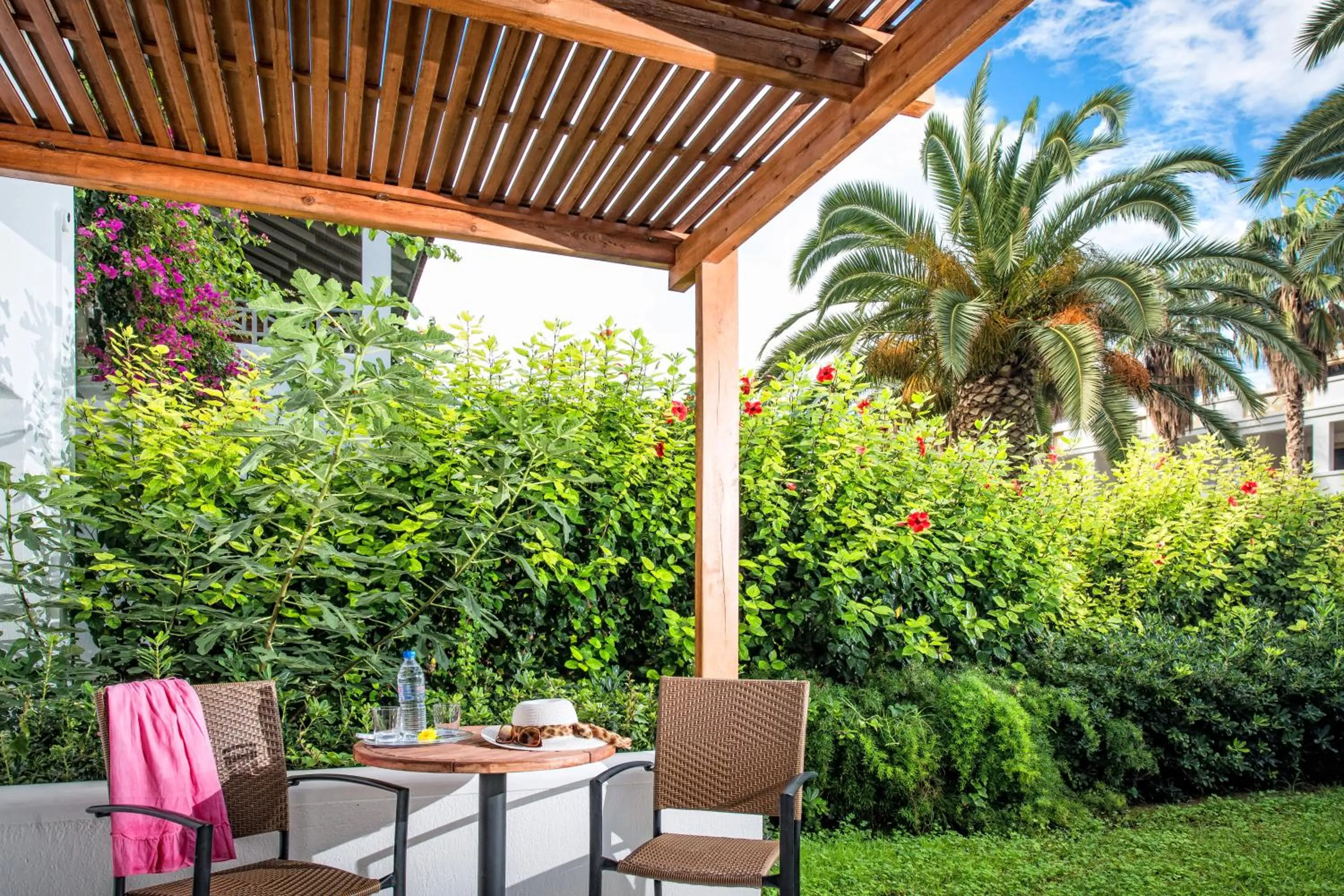 Restaurant/places to eat in Annabelle Beach Resort