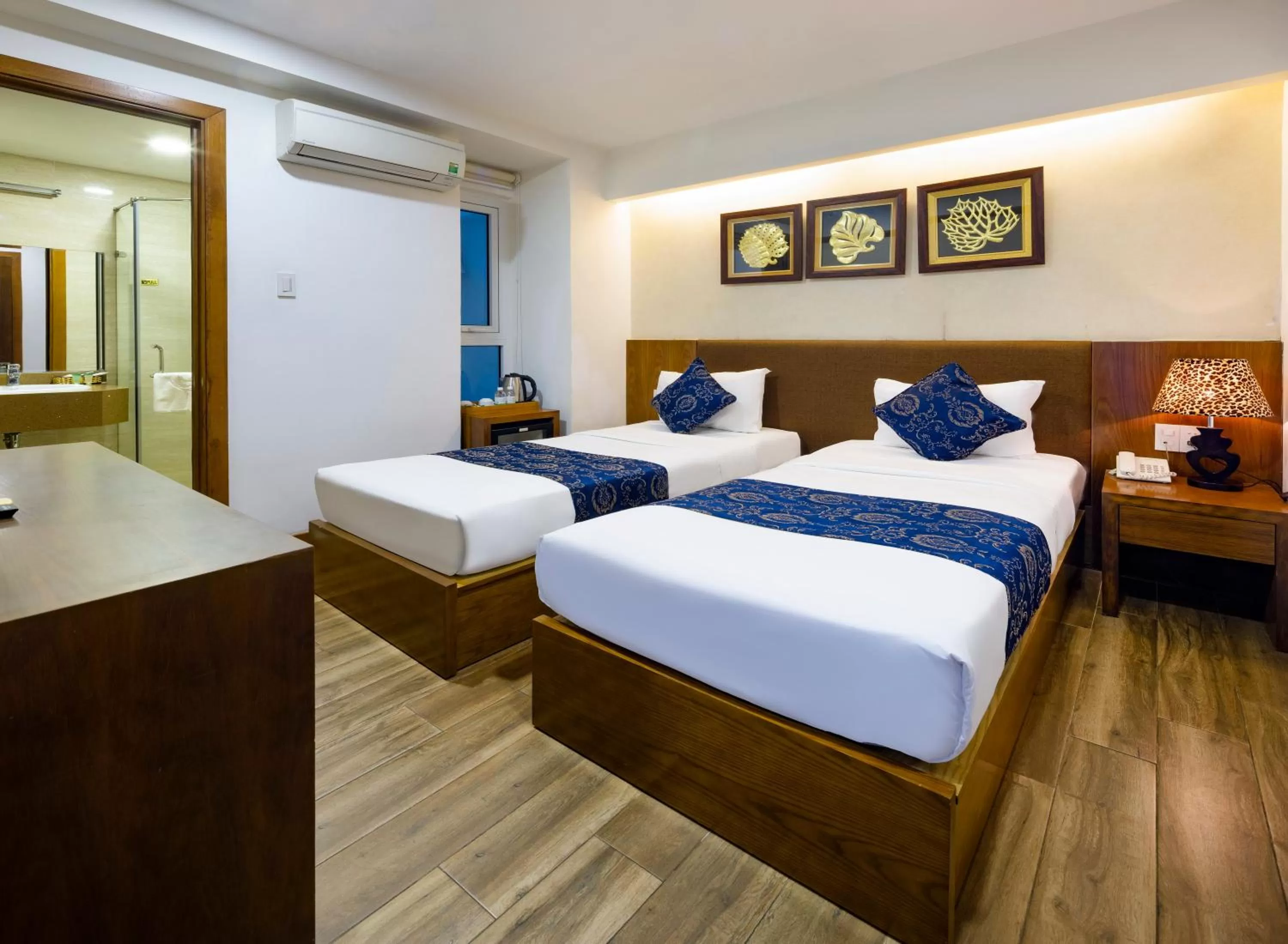 Superior Twin Room in Saphia Hotel Nha Trang