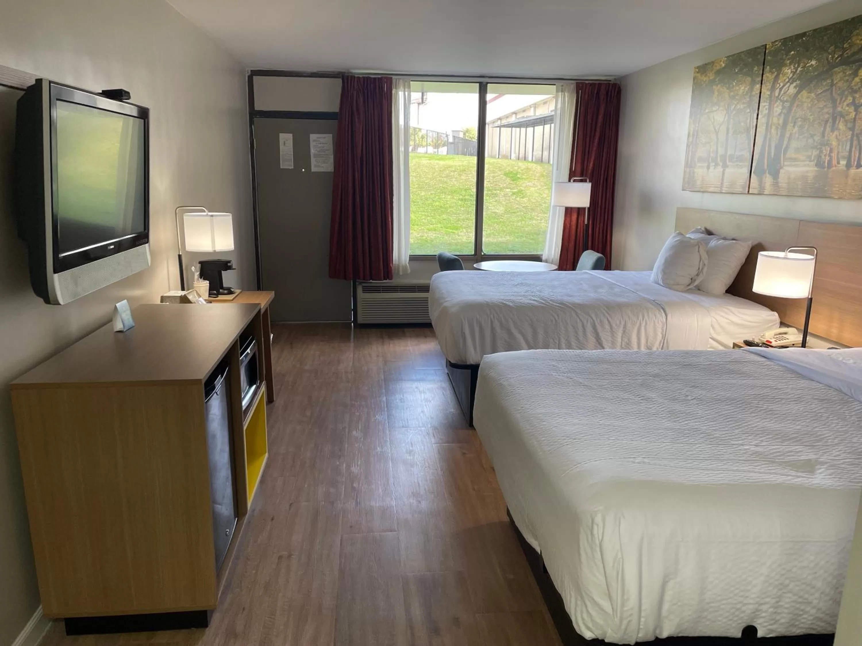 Photo of the whole room, Bed in Days Inn by Wyndham Valdosta/Near Valdosta Mall