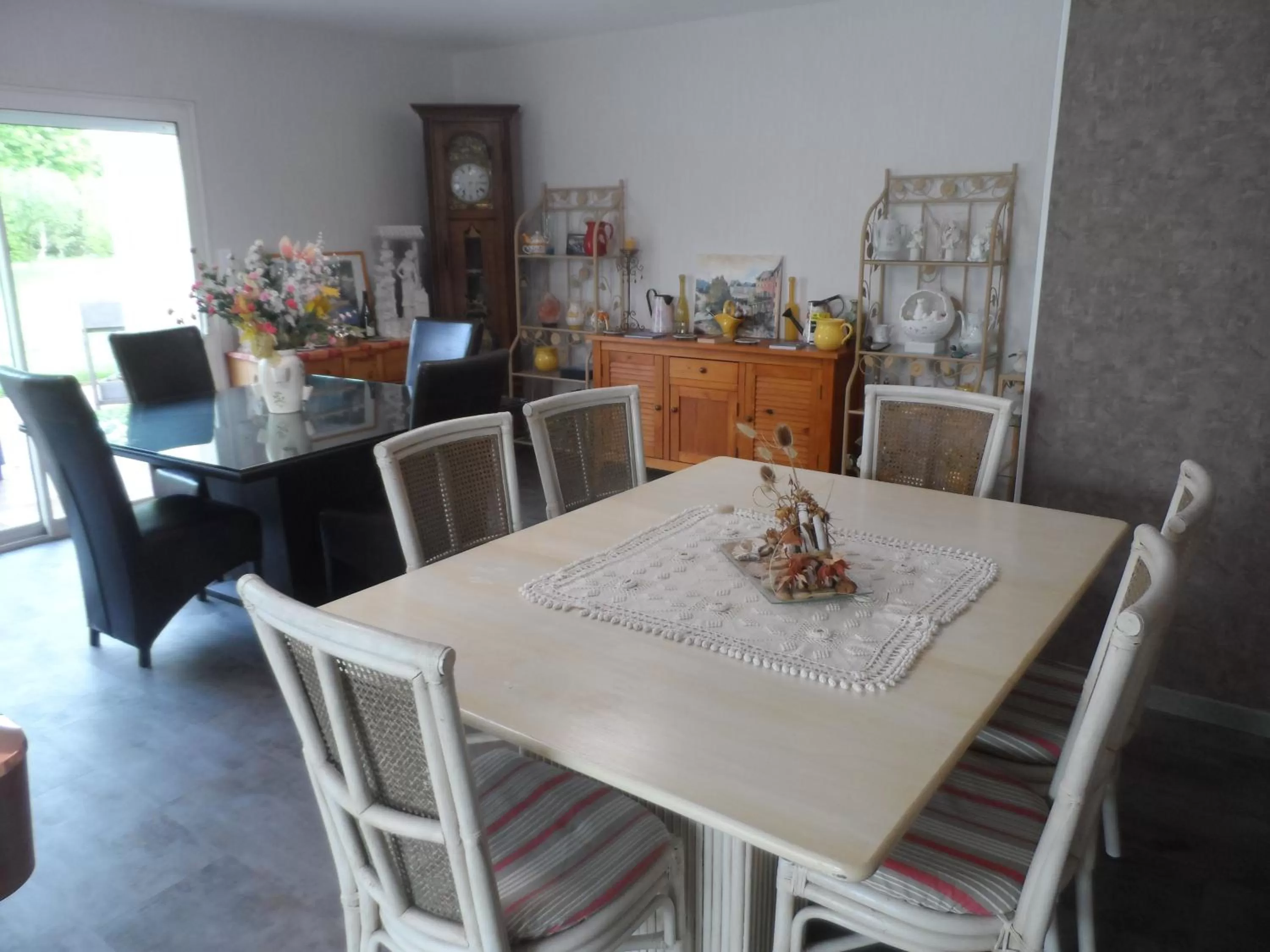 Dining area in Cafecouet'Breizh
