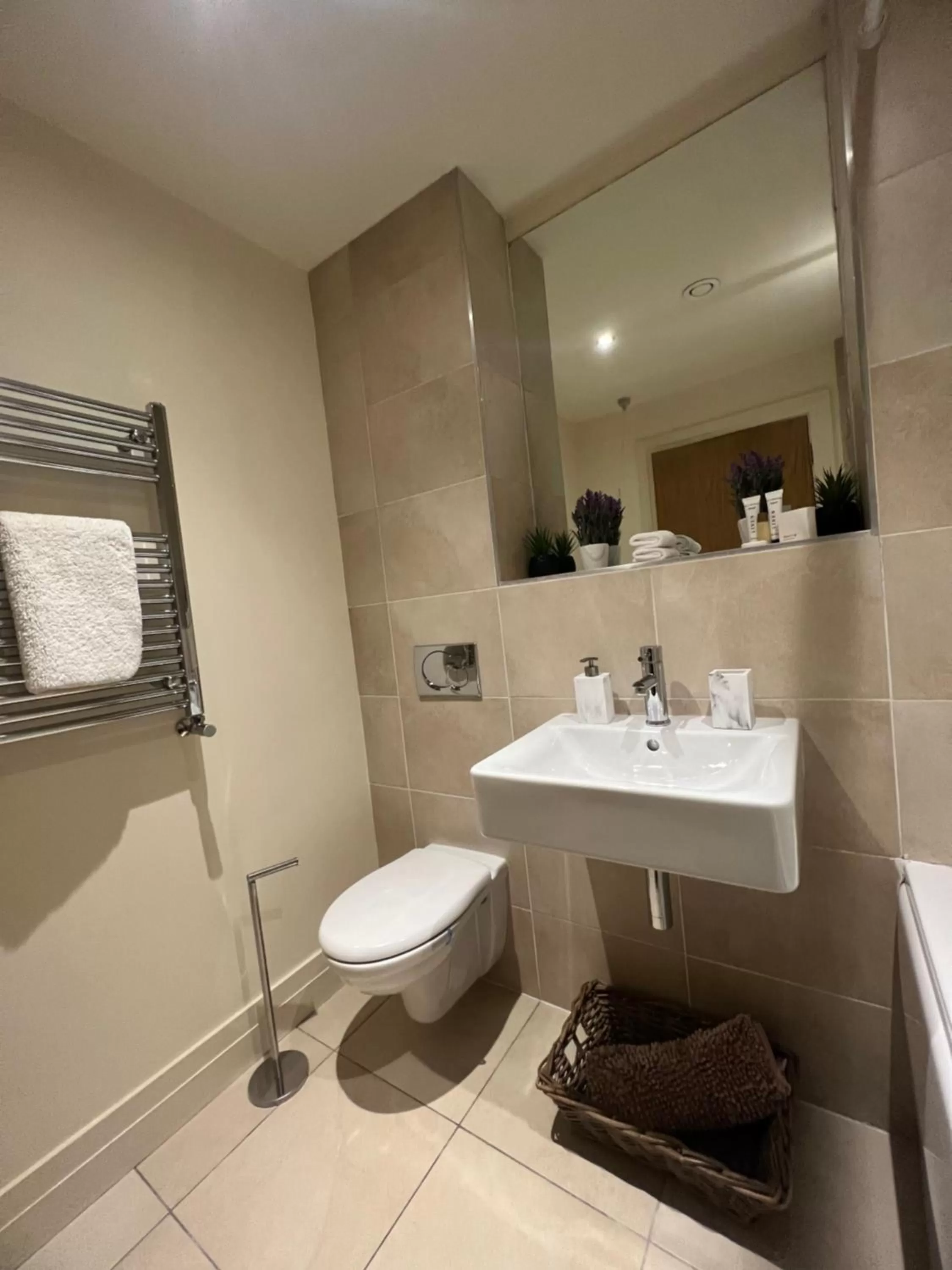 Bathroom in ROTTERDAM BED & BREAKFAST