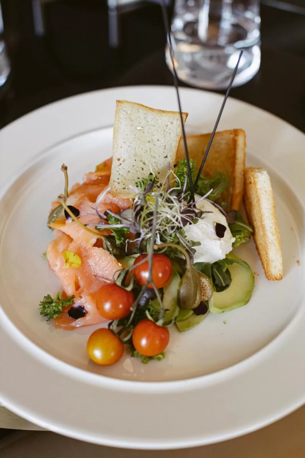 Restaurant/places to eat in Hotel Select