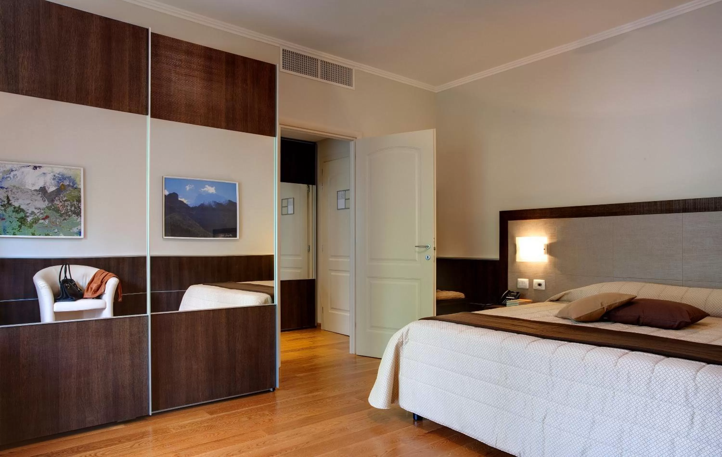 Photo of the whole room in Grand Hotel Presolana