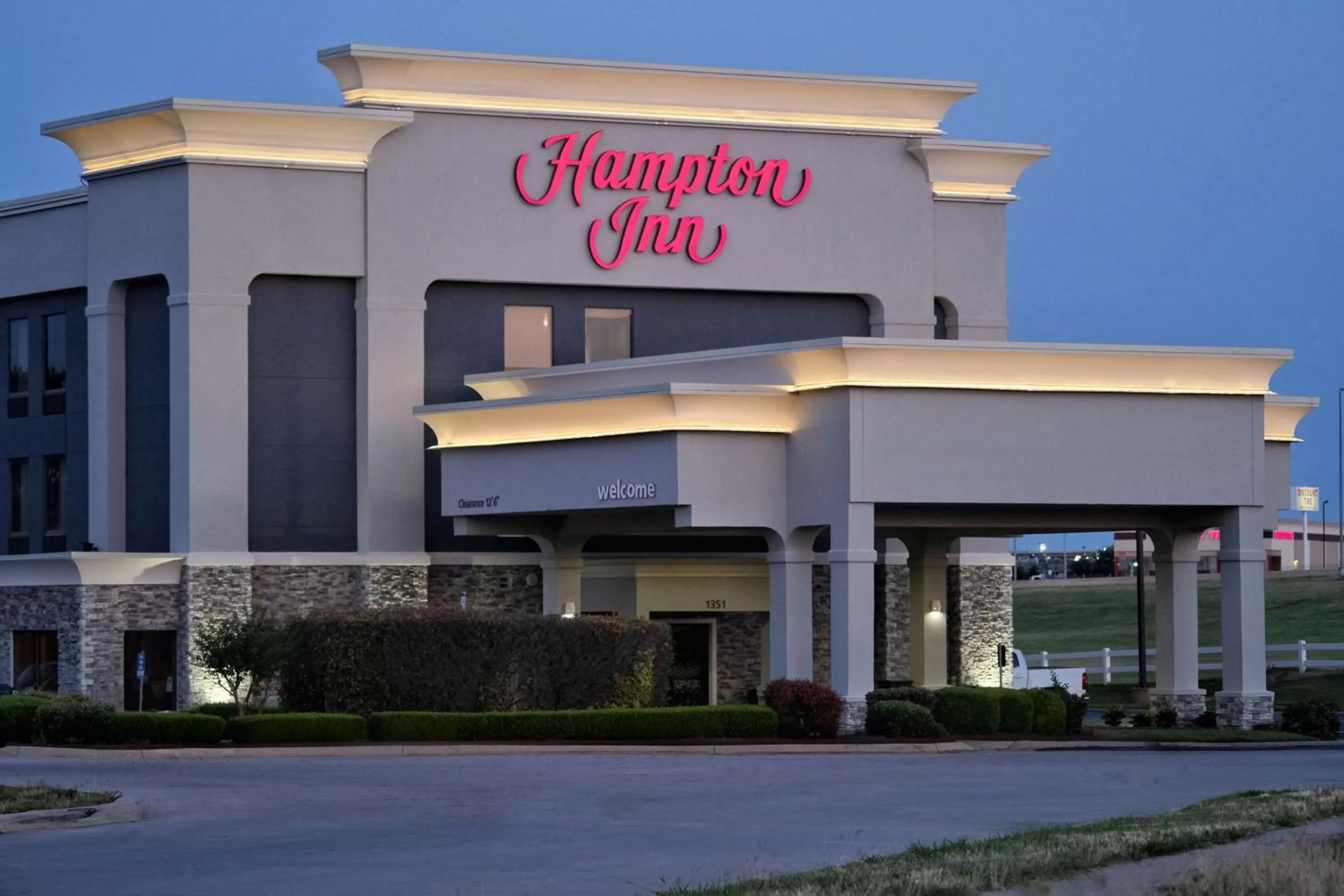 Property building in Hampton Inn Oklahoma City/Yukon