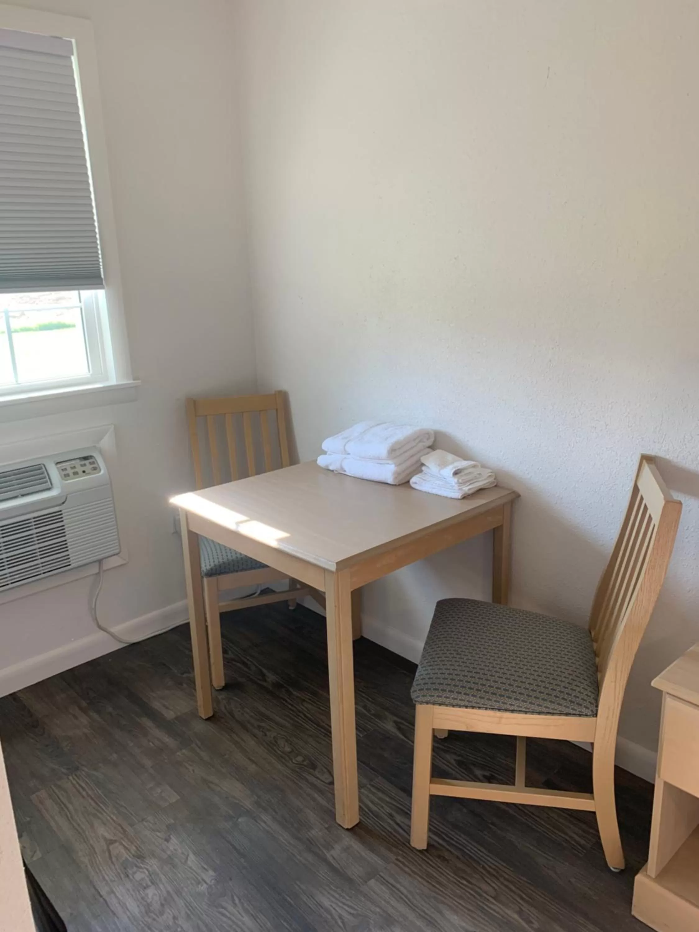 Seating area in Cape Motel