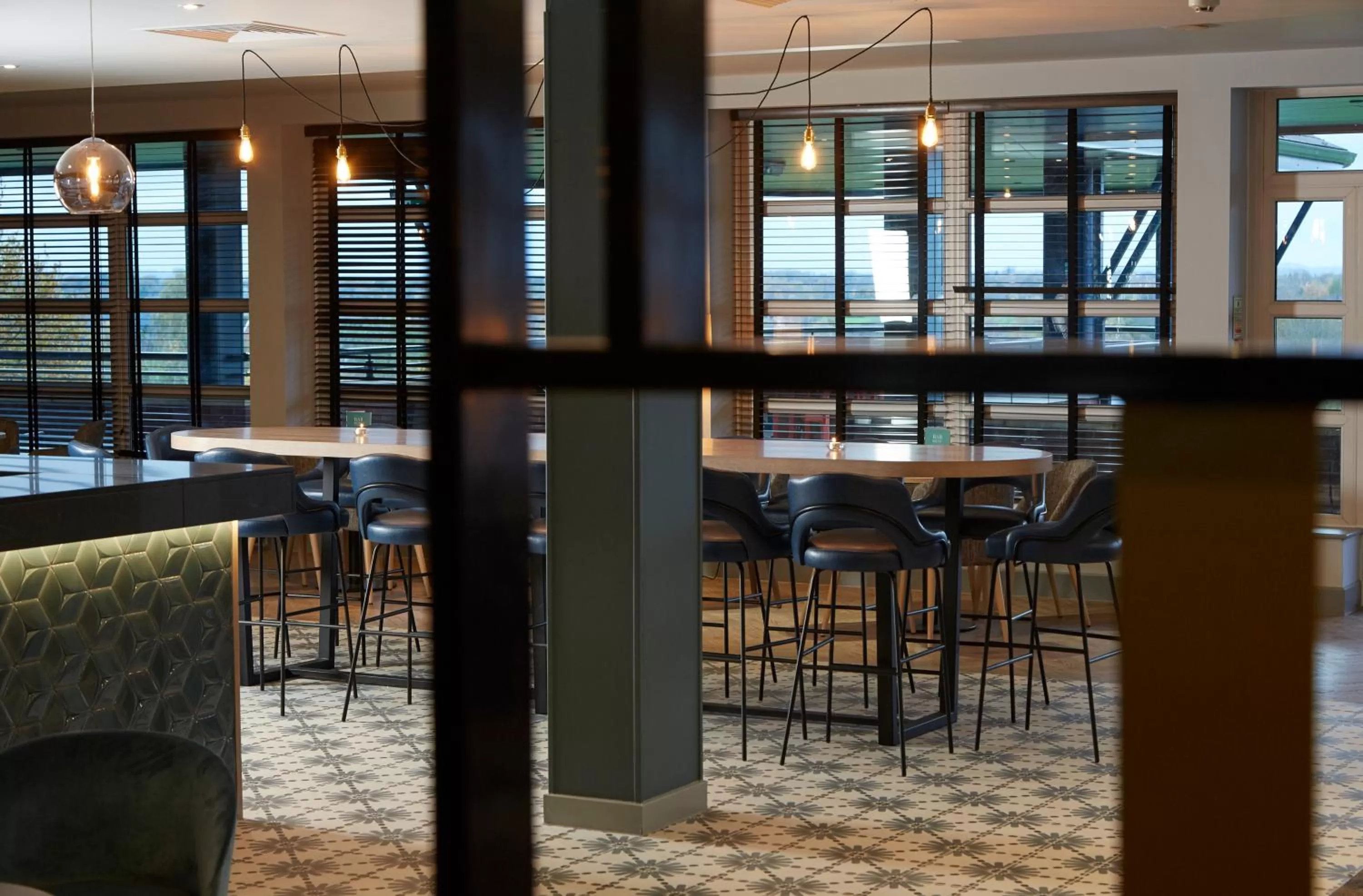 Lounge or bar in Wychwood Park Hotel and Golf Club