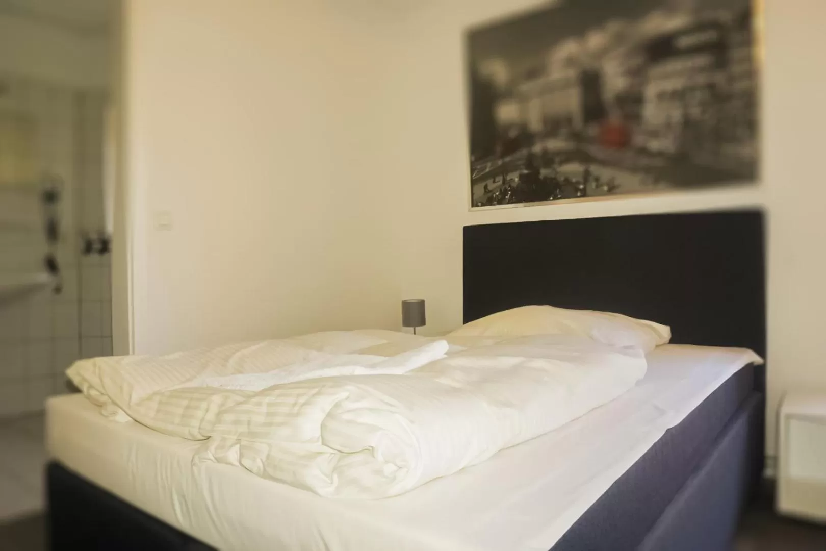Bed in Ellada Restaurant & Hotel