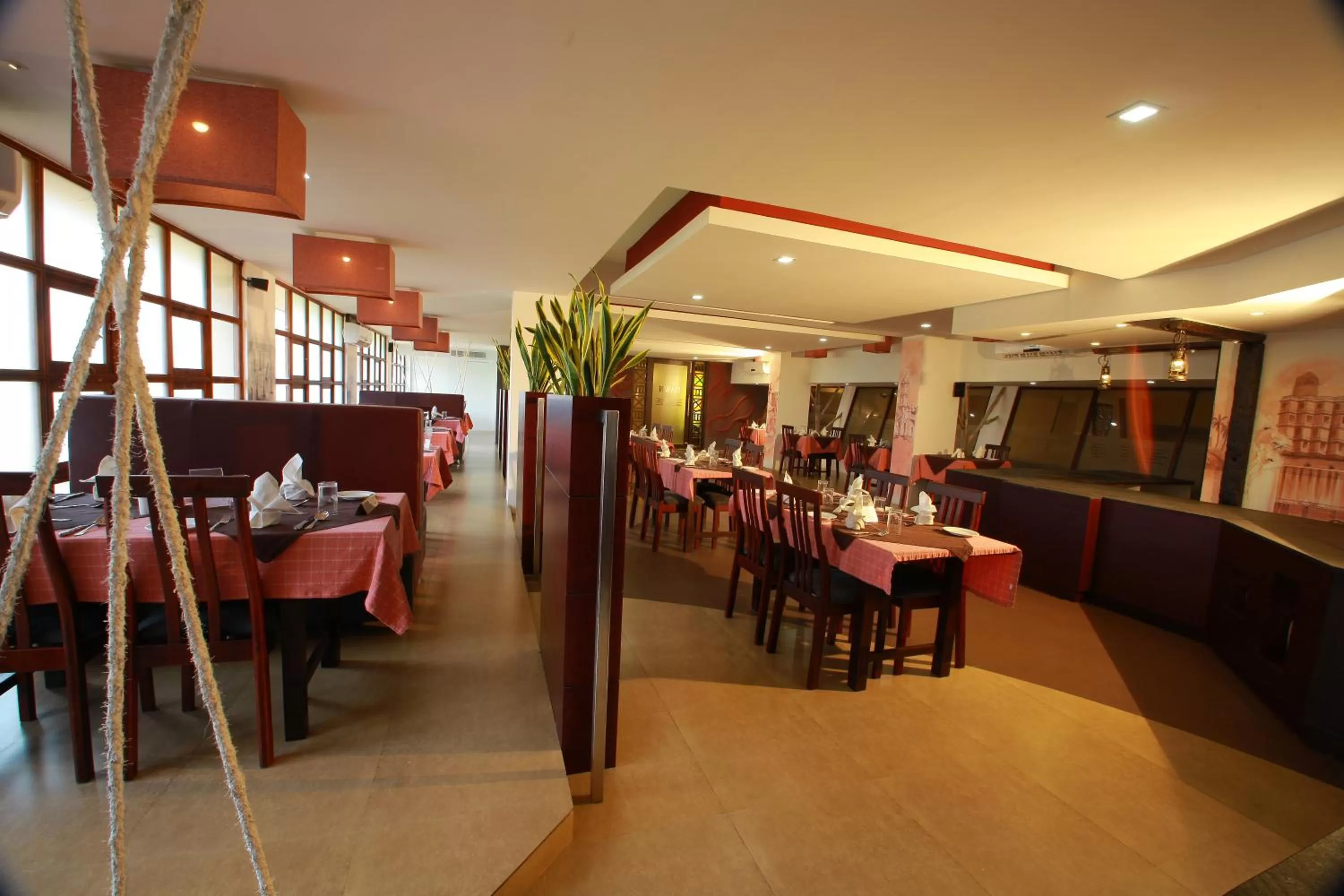 Restaurant/places to eat in Manuelsons Malabar Palace
