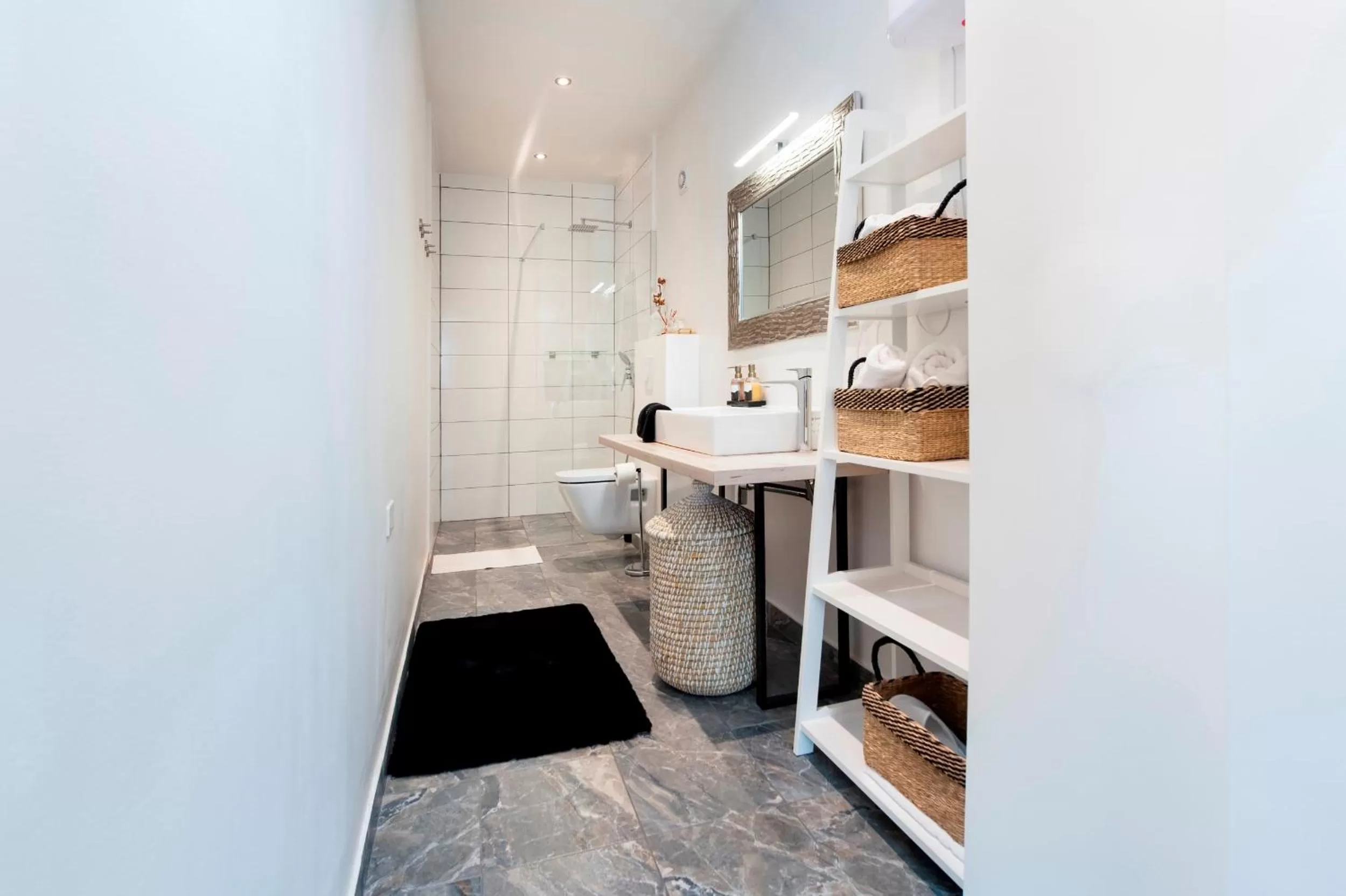 Shower in Villa B&B Marina & Parking Free