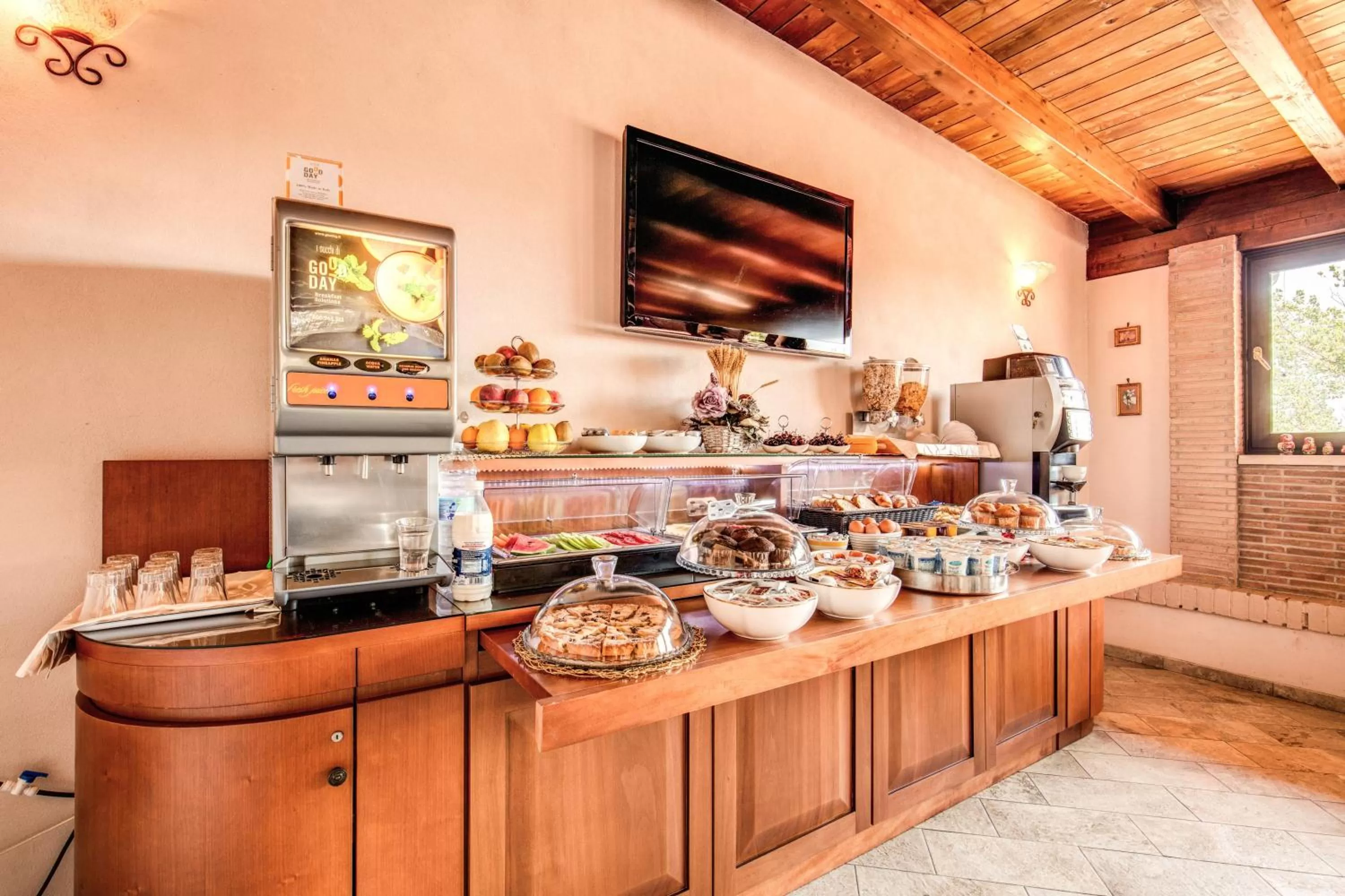 Food and drinks in Hotel Roma Tiburtina Metro