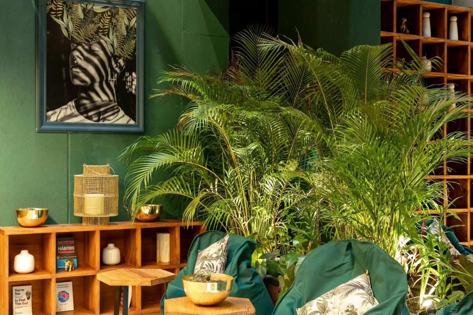 Library in Celestino Boutique Hotel & Spa