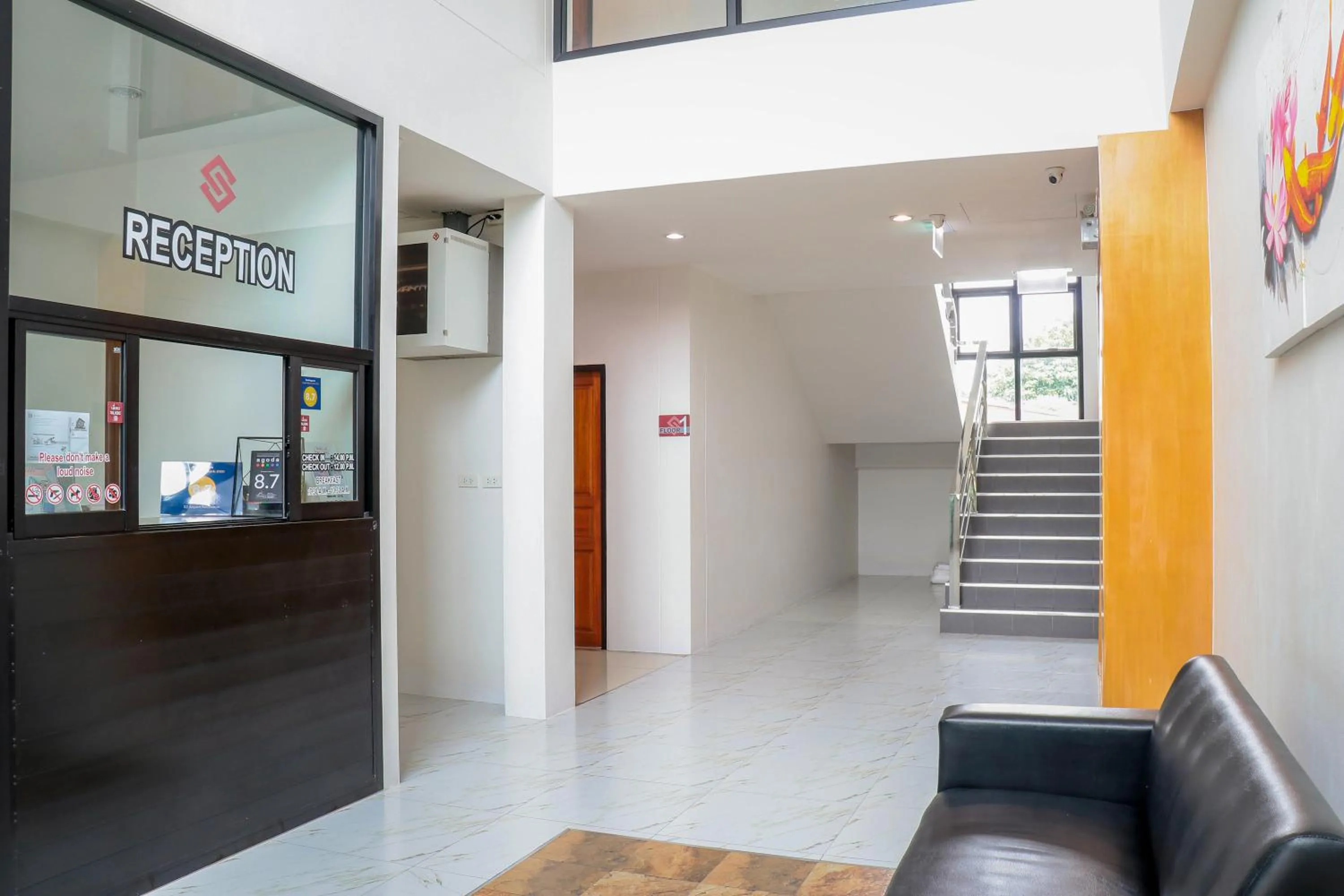 Lobby or reception in S2 Airport Residence