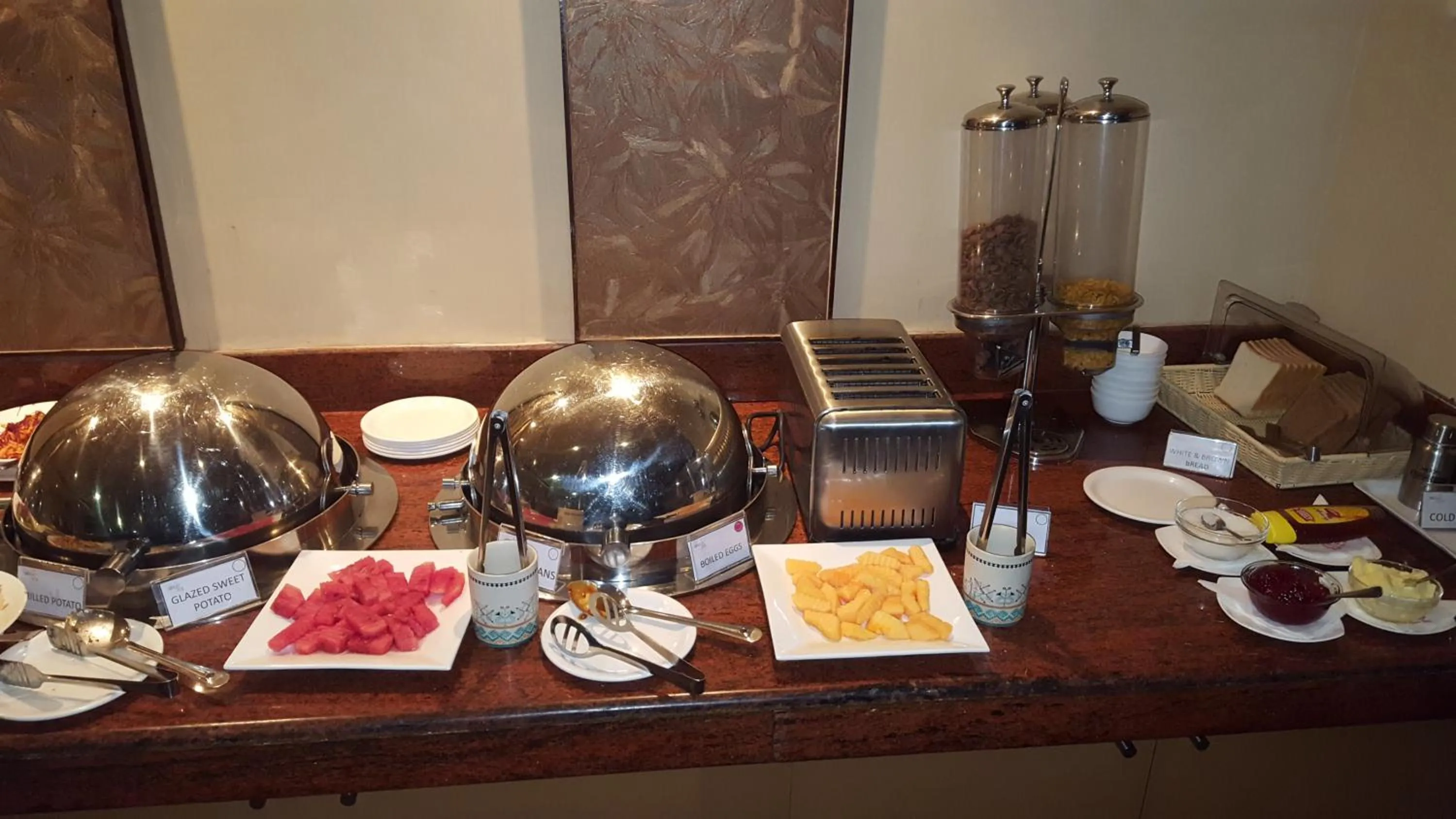 Continental breakfast in Hotel Winsar Park
