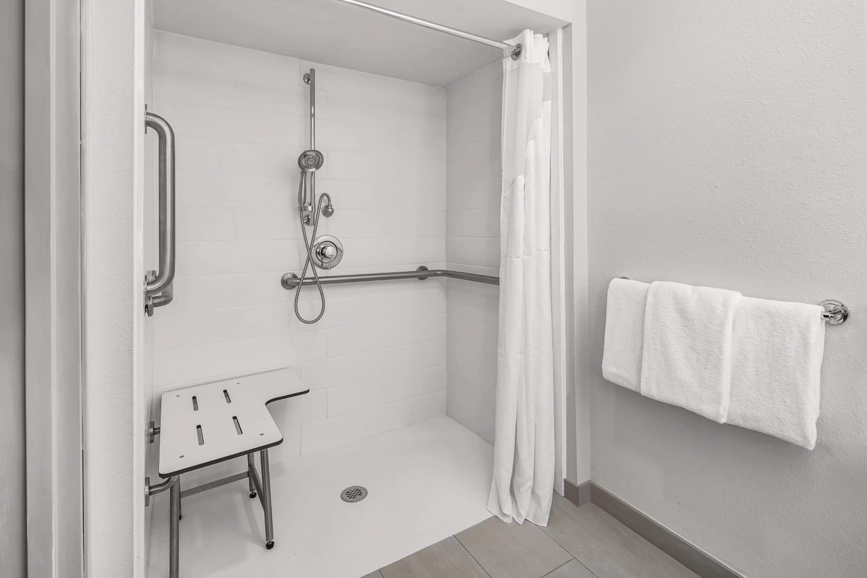 Bathroom in Holiday Inn Express Hotels & Suites Greenville-Spartanburg/Duncan by IHG