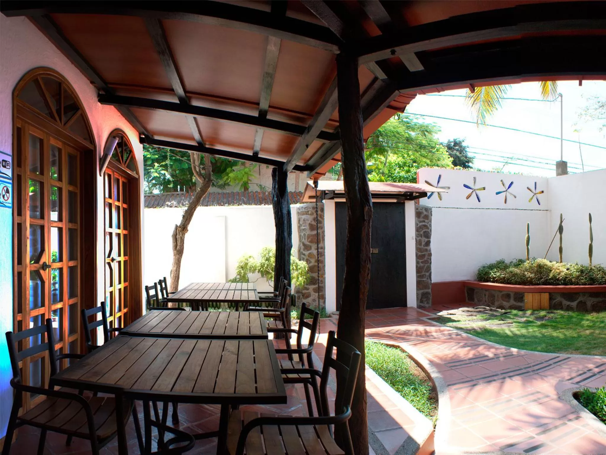 Patio in Hotel Galapagos Suites B&B