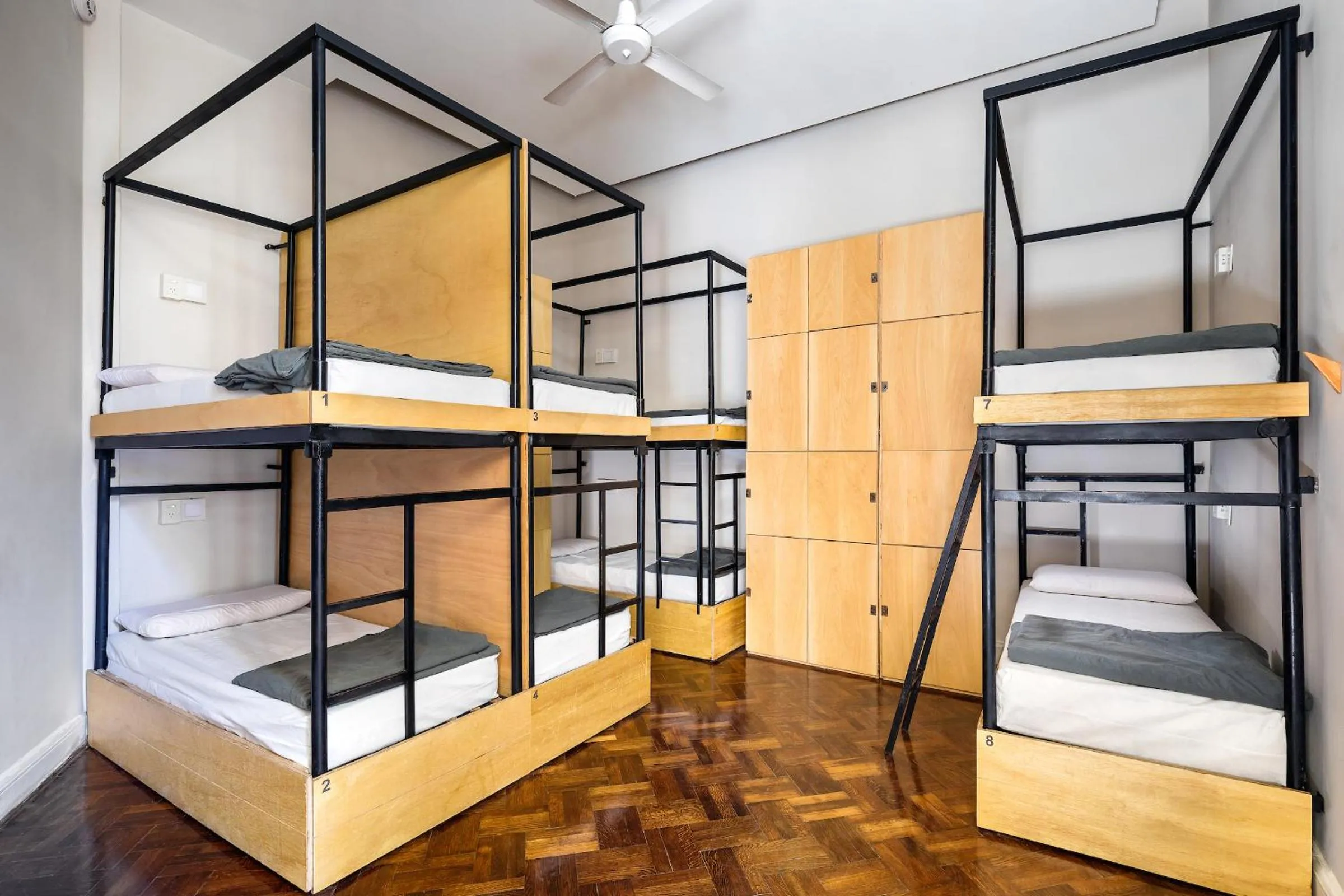 bunk bed, Bed in Milhouse Avenue