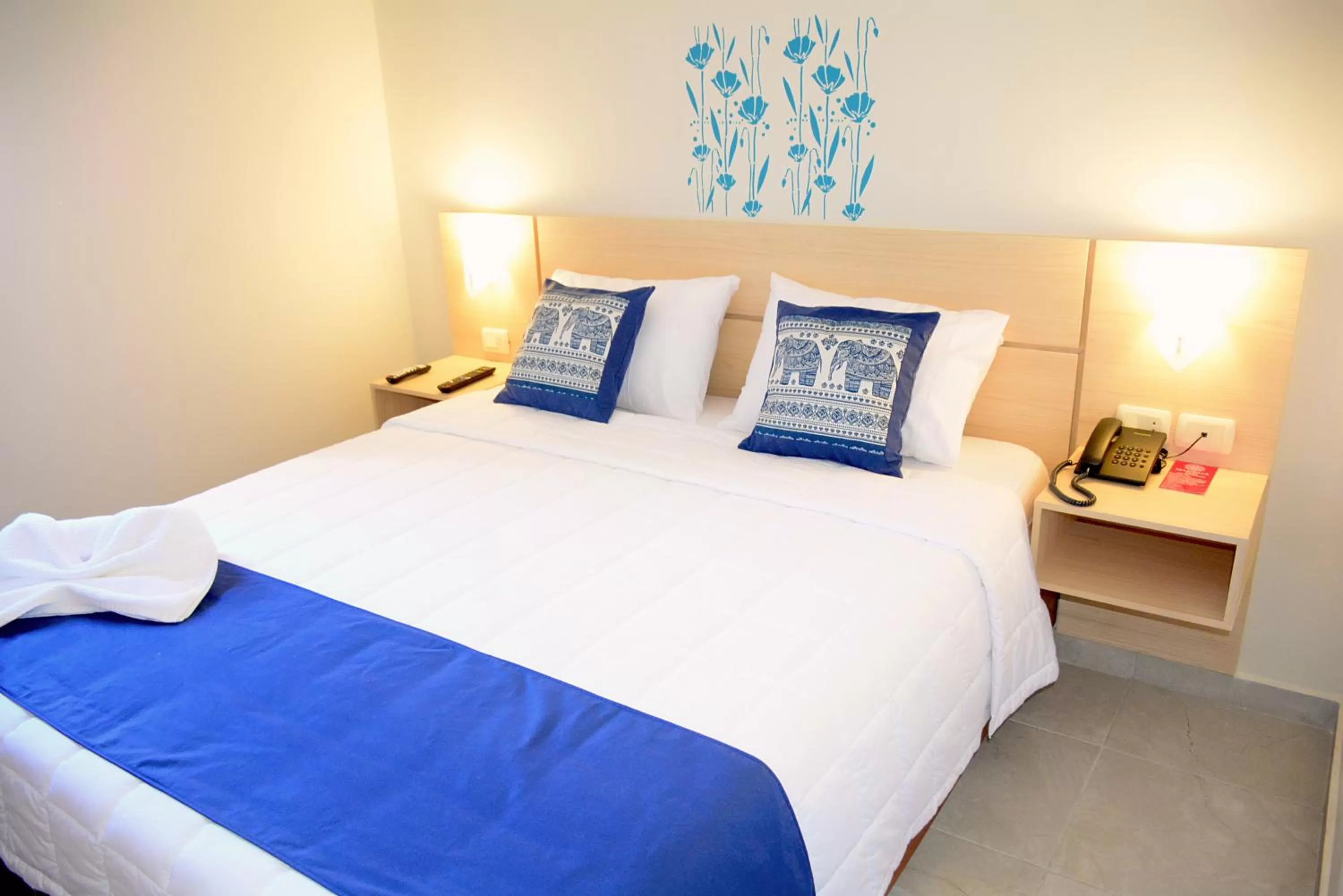 Bedroom, Bed in Mandala Hotel