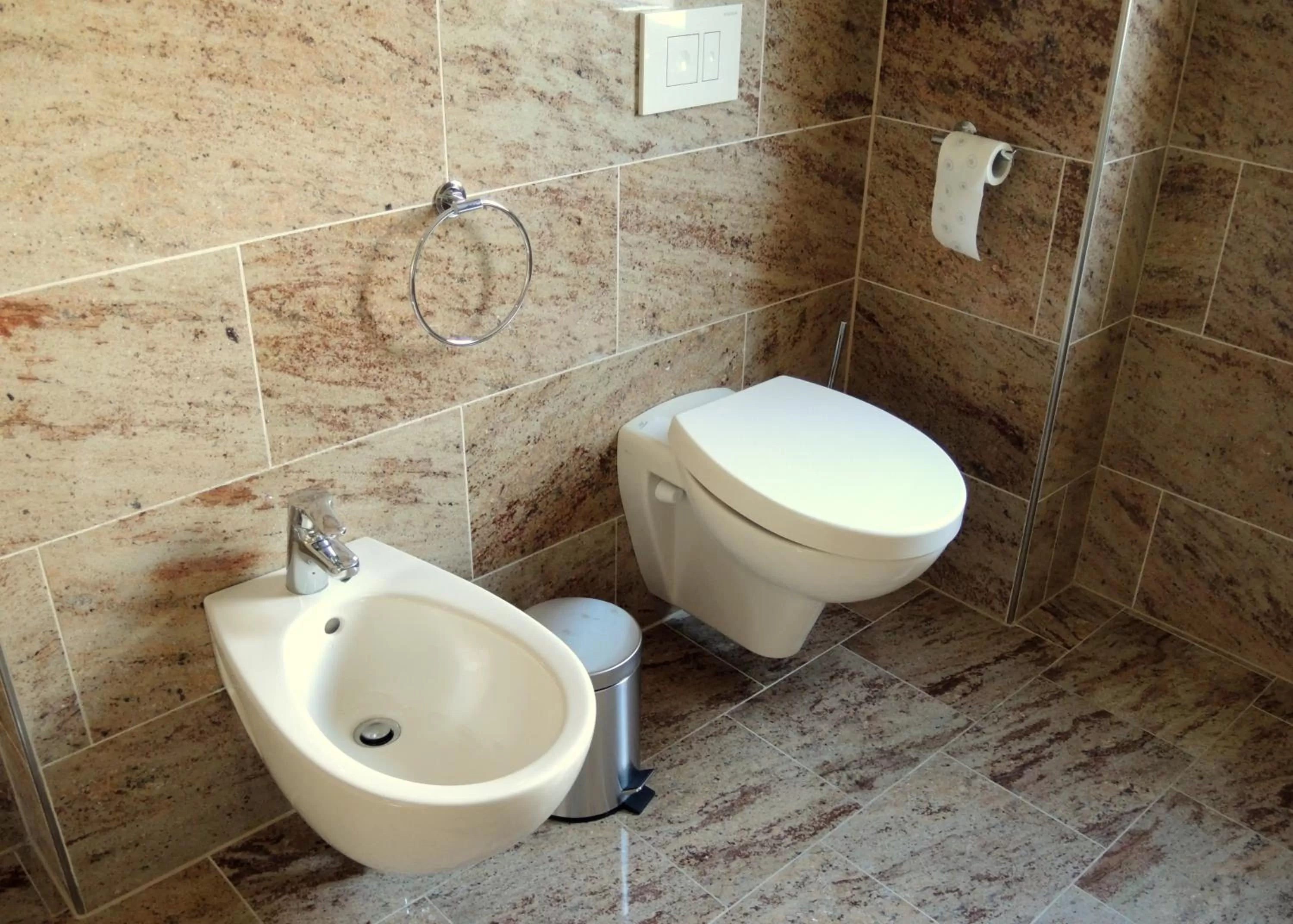 Toilet in Merkel Villa Apartamente