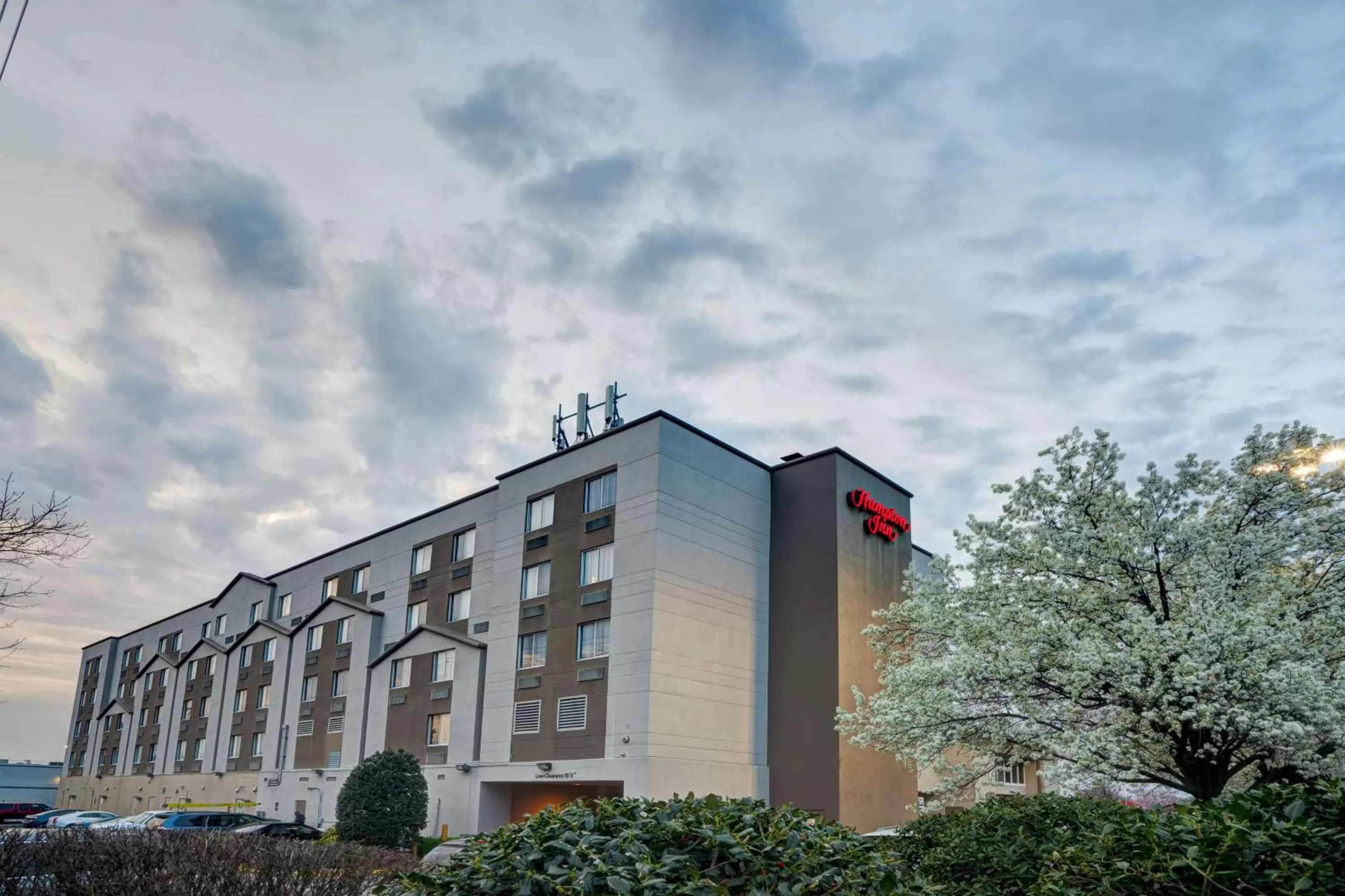 Property building in Hampton Inn Baltimore/Glen Burnie