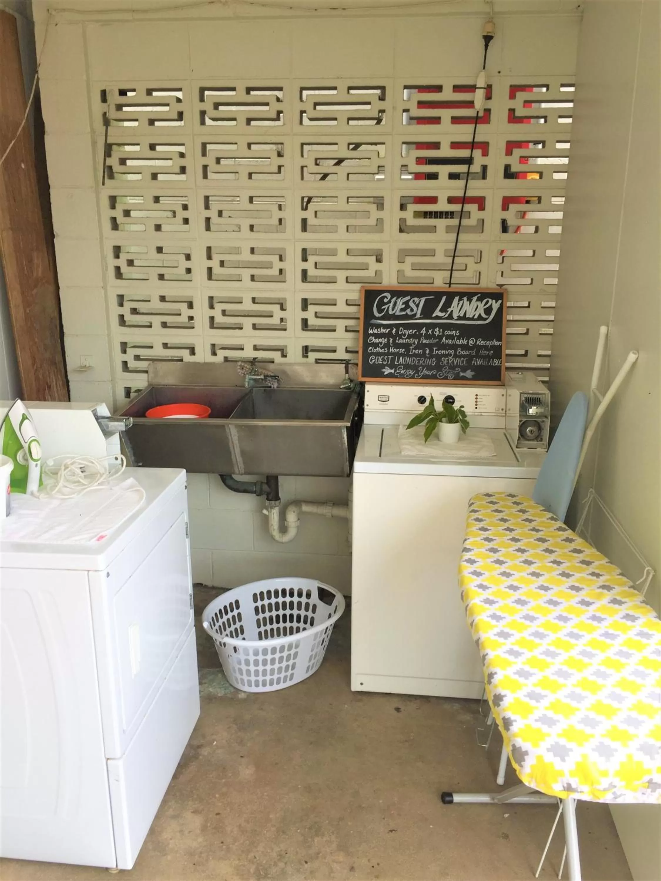 Area and facilities in Cardwell at the Beach