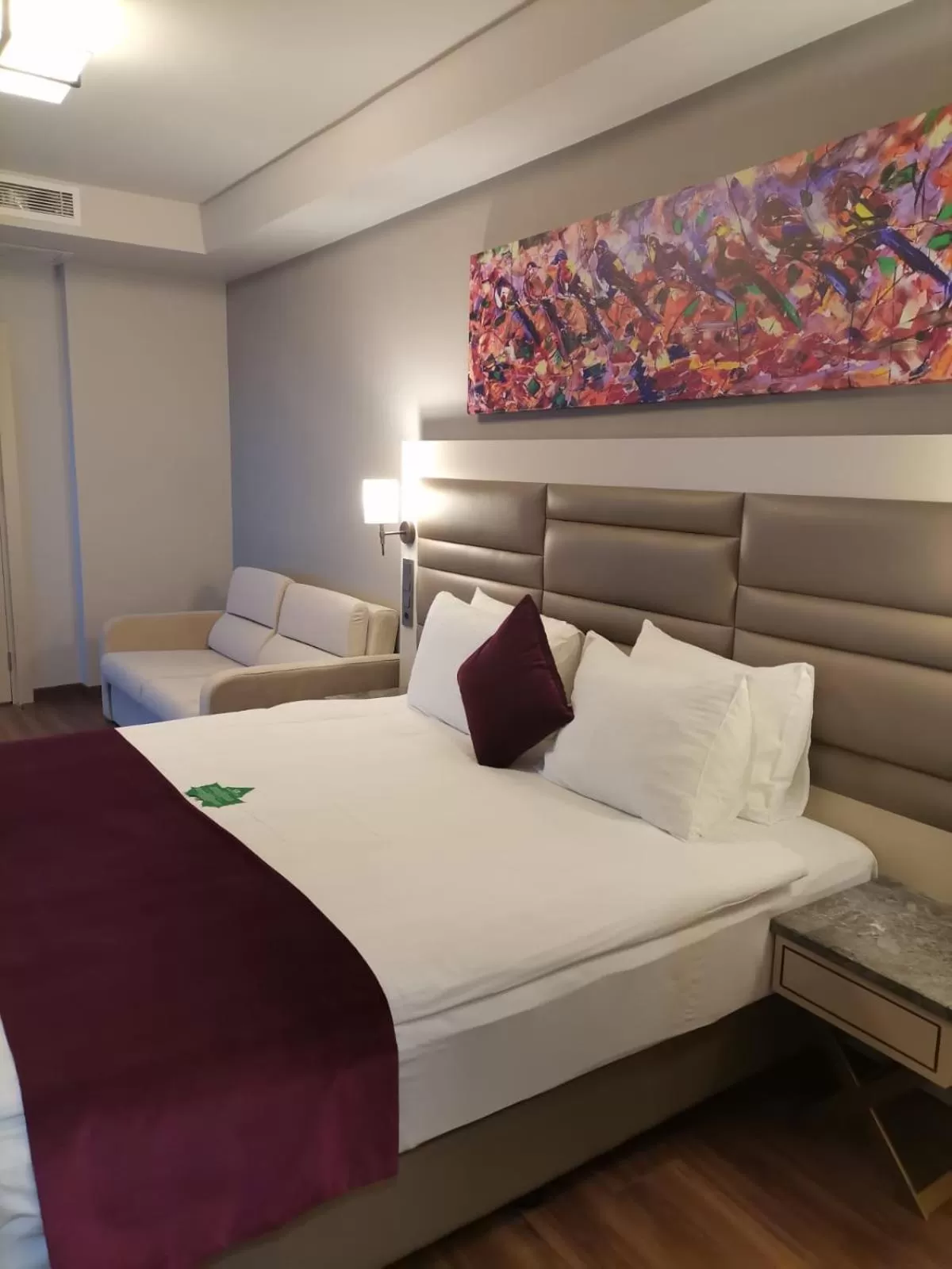 Massage, Bed in Golden Royal Hotel