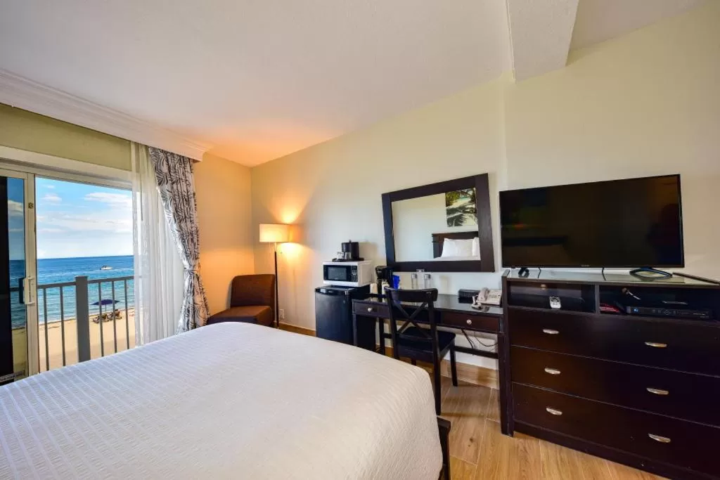 Floor plan, Bed in Sun Tower Hotel & Suites on the Beach