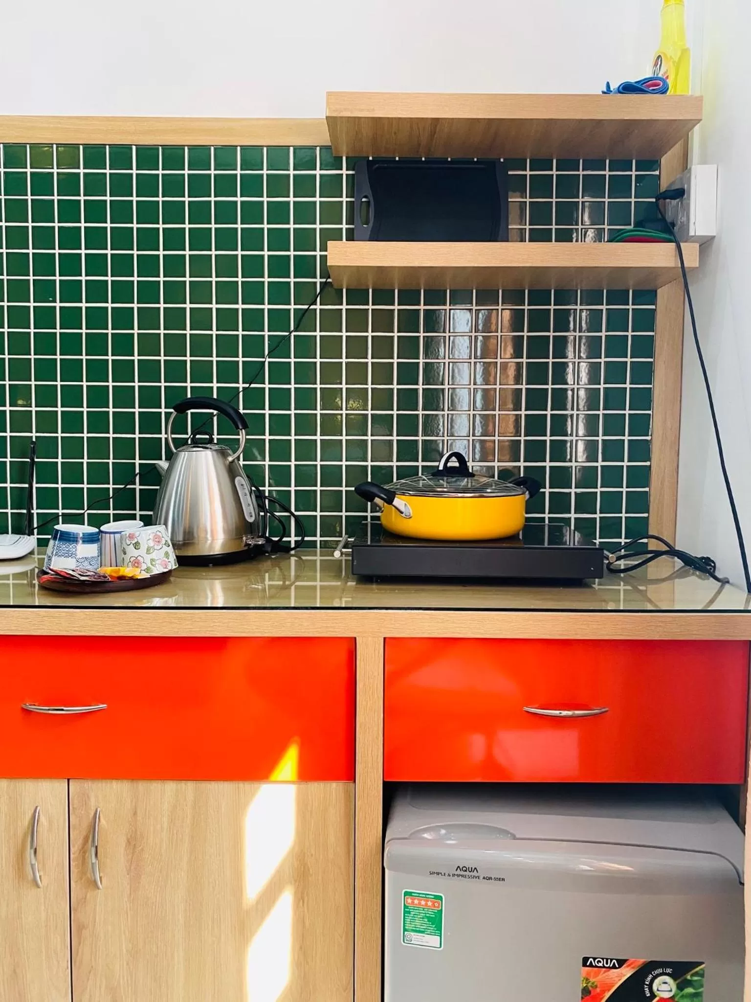 Kitchen/Kitchenette in Emerald Boutique Stay 2