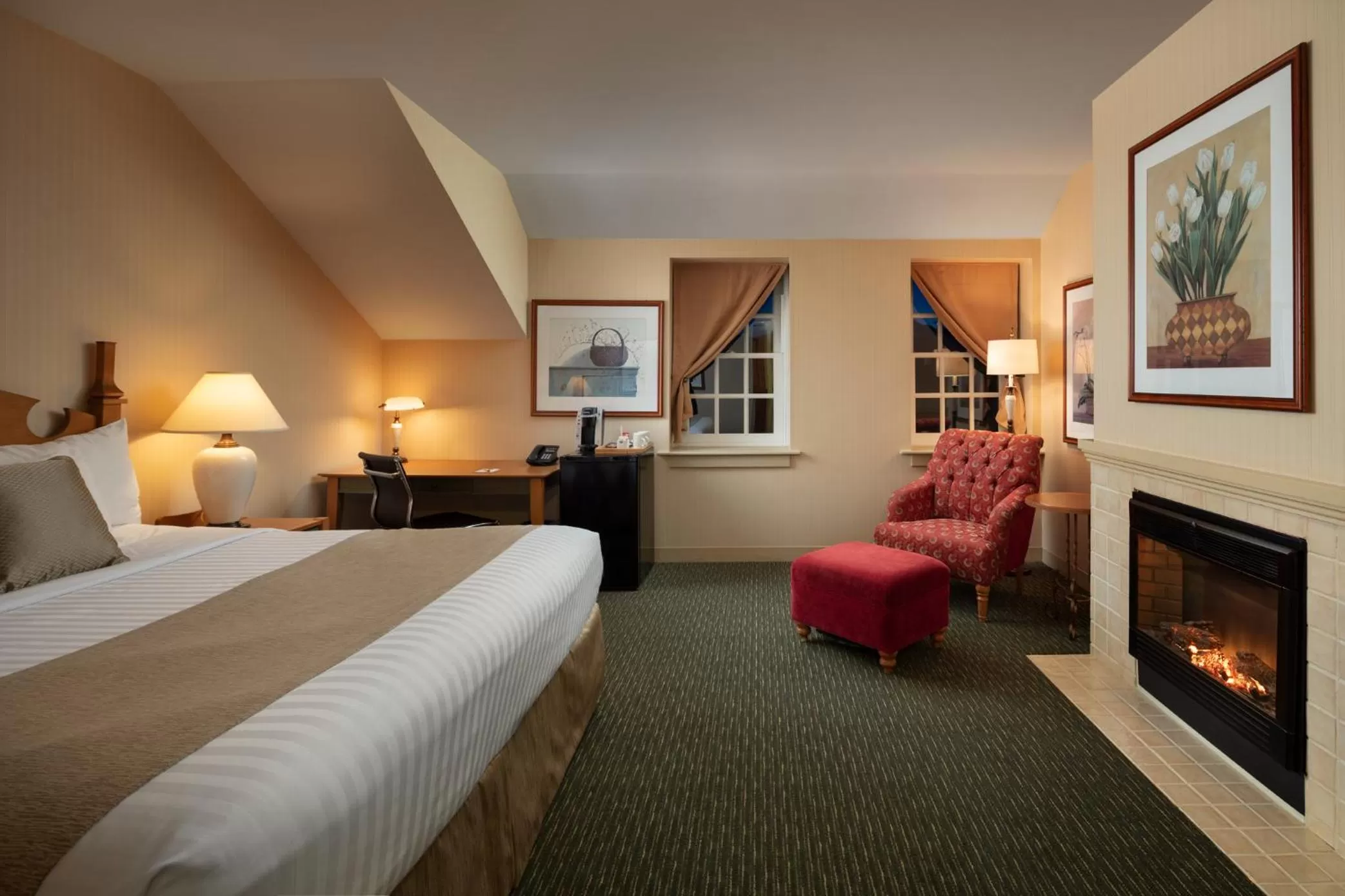 Photo of the whole room, Bed in St. Eugene Golf Resort & Casino