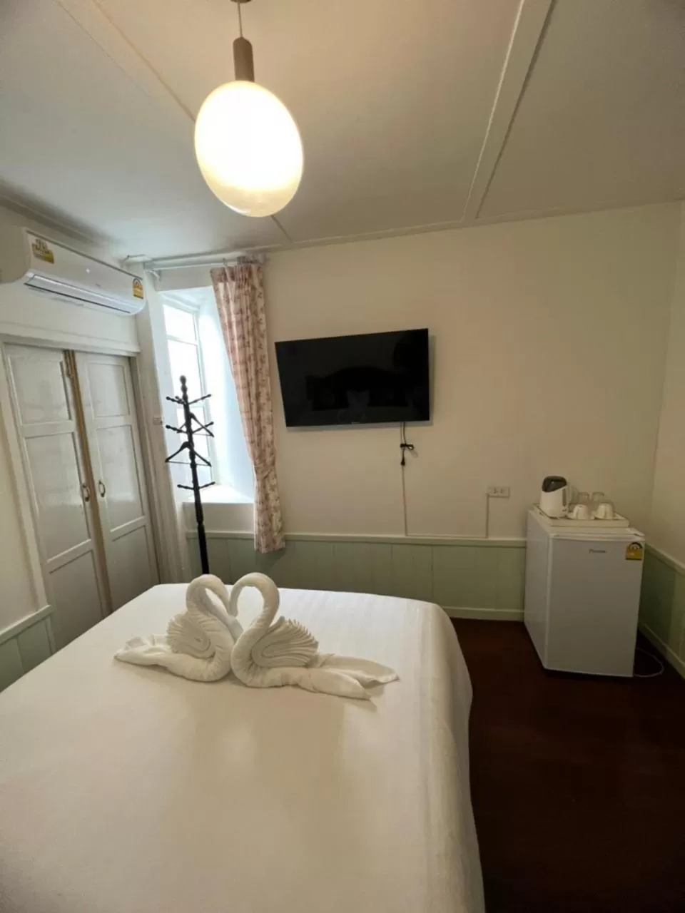 TV and multimedia in RoomQuest Rim Praya Dinsor Road