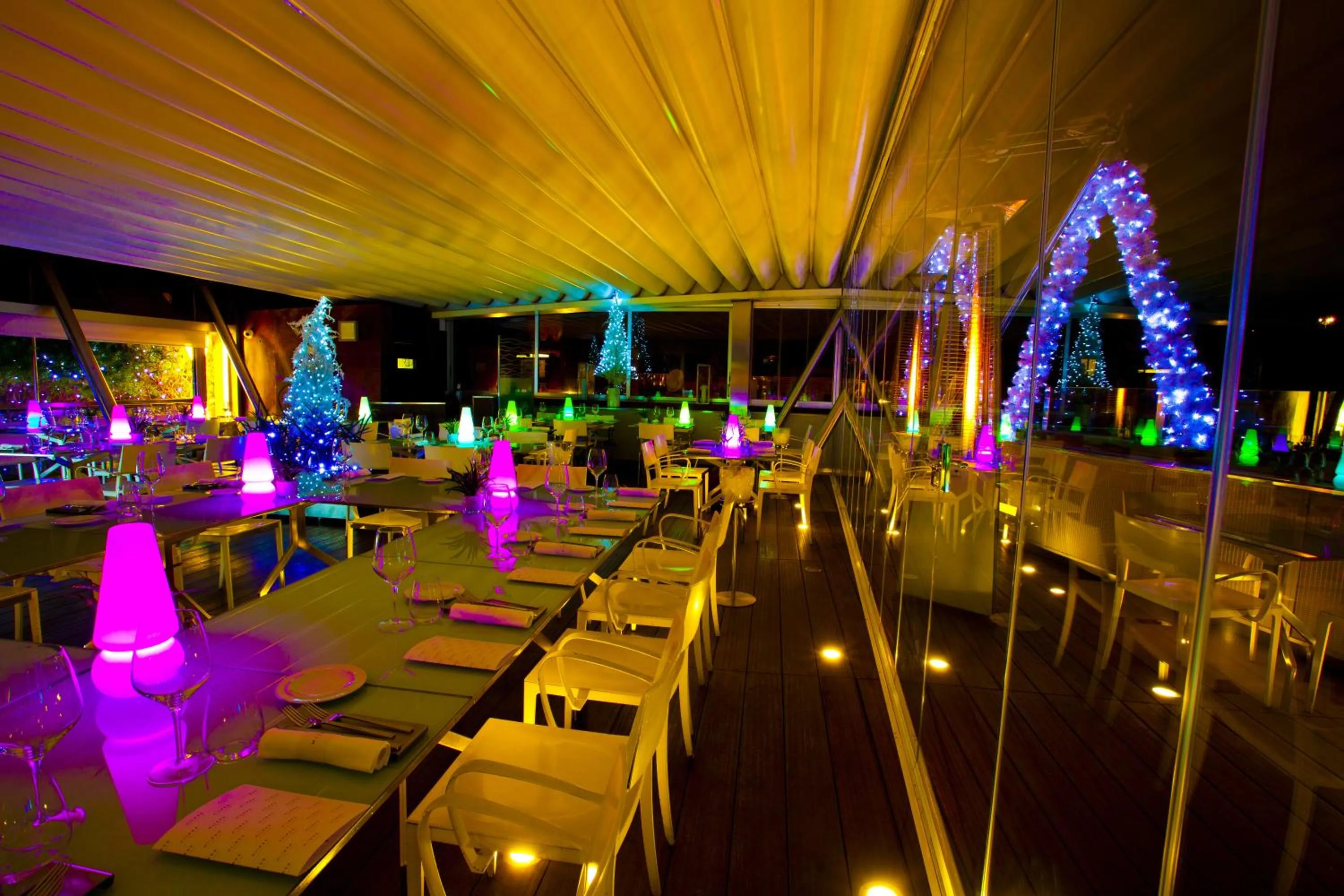 Restaurant/places to eat in Corso 12 Roma