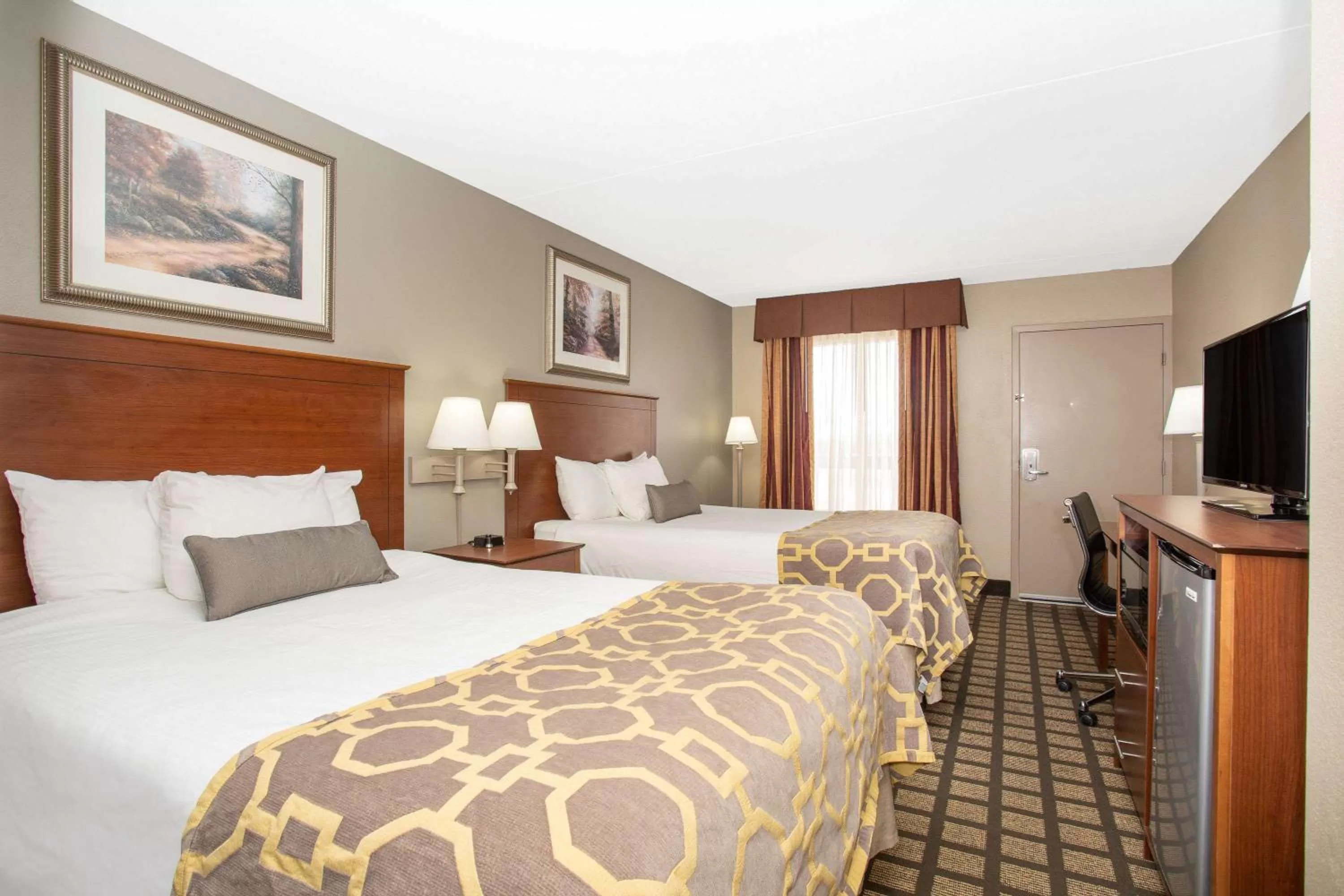 Photo of the whole room, Bed in Baymont by Wyndham Hays