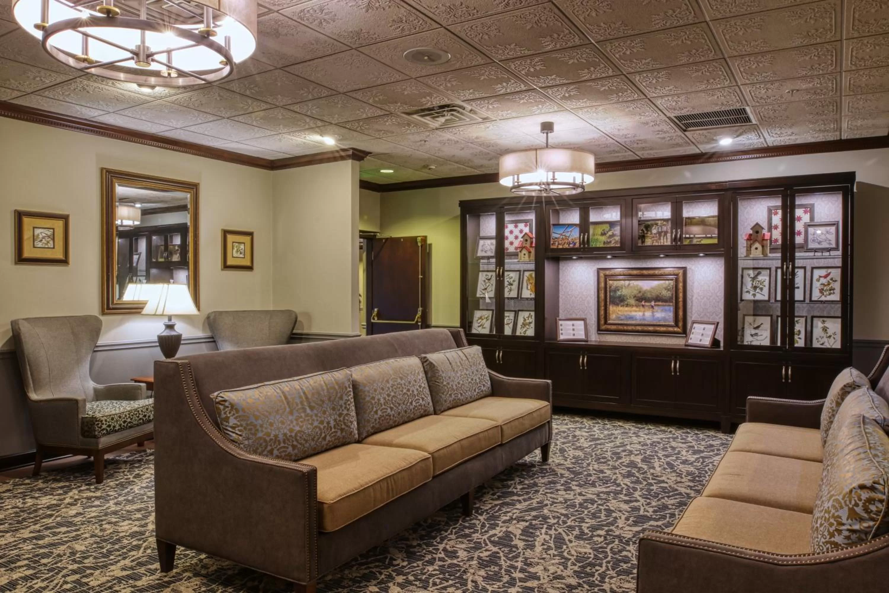 Seating area in Carlisle Inn Walnut Creek