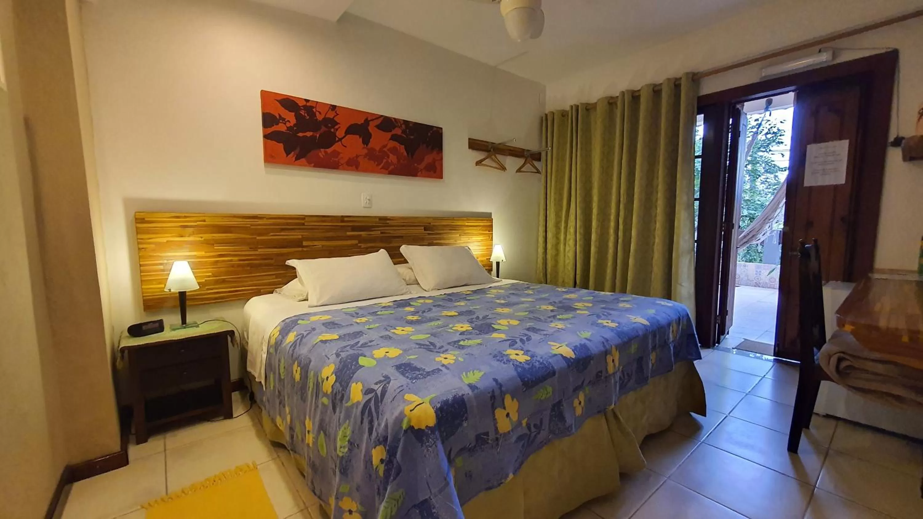 Bedroom, Bed in O Veleiro Bed and Breakfast