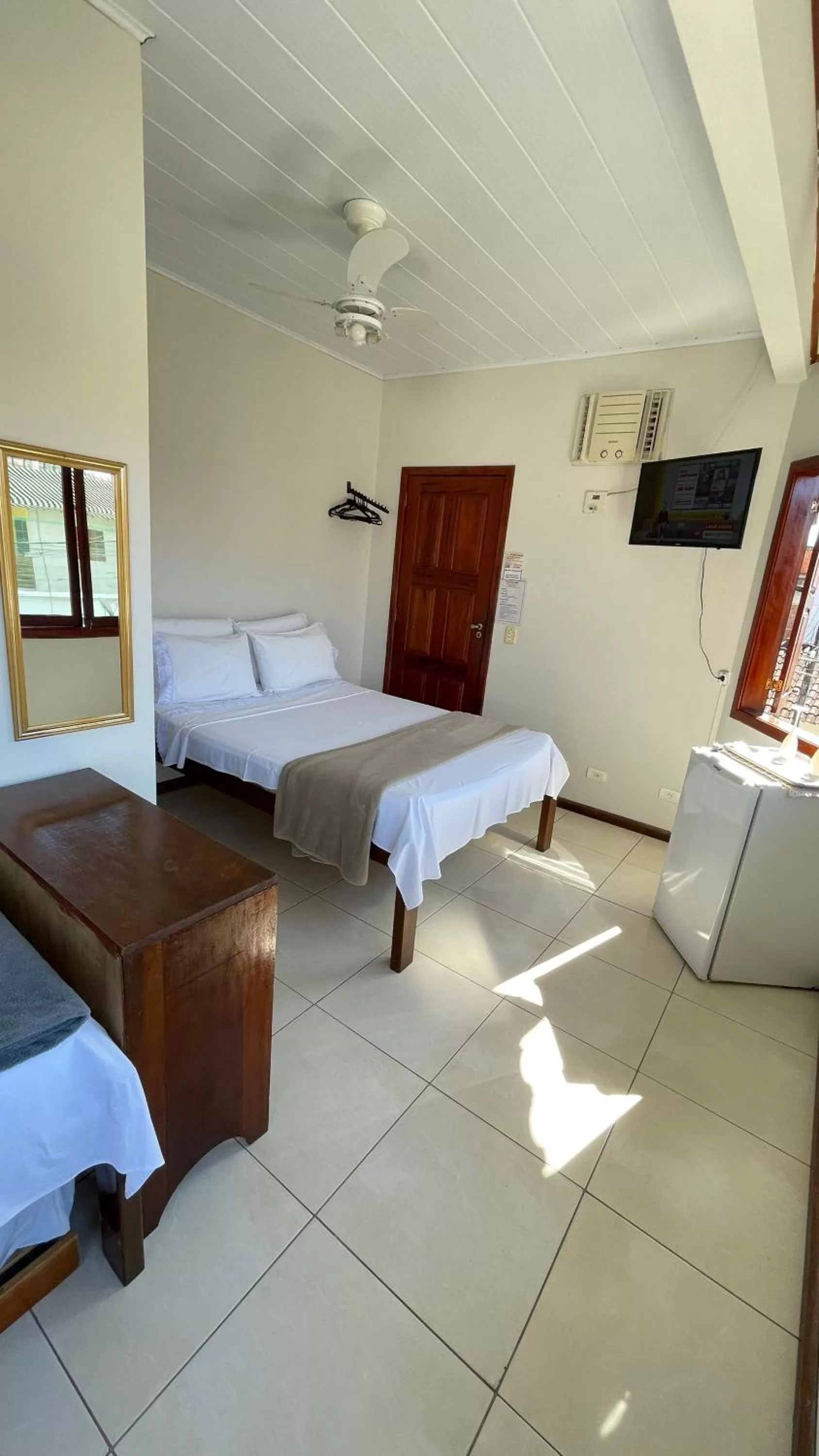 Photo of the whole room, Bed in Pousada Brisa do Leste