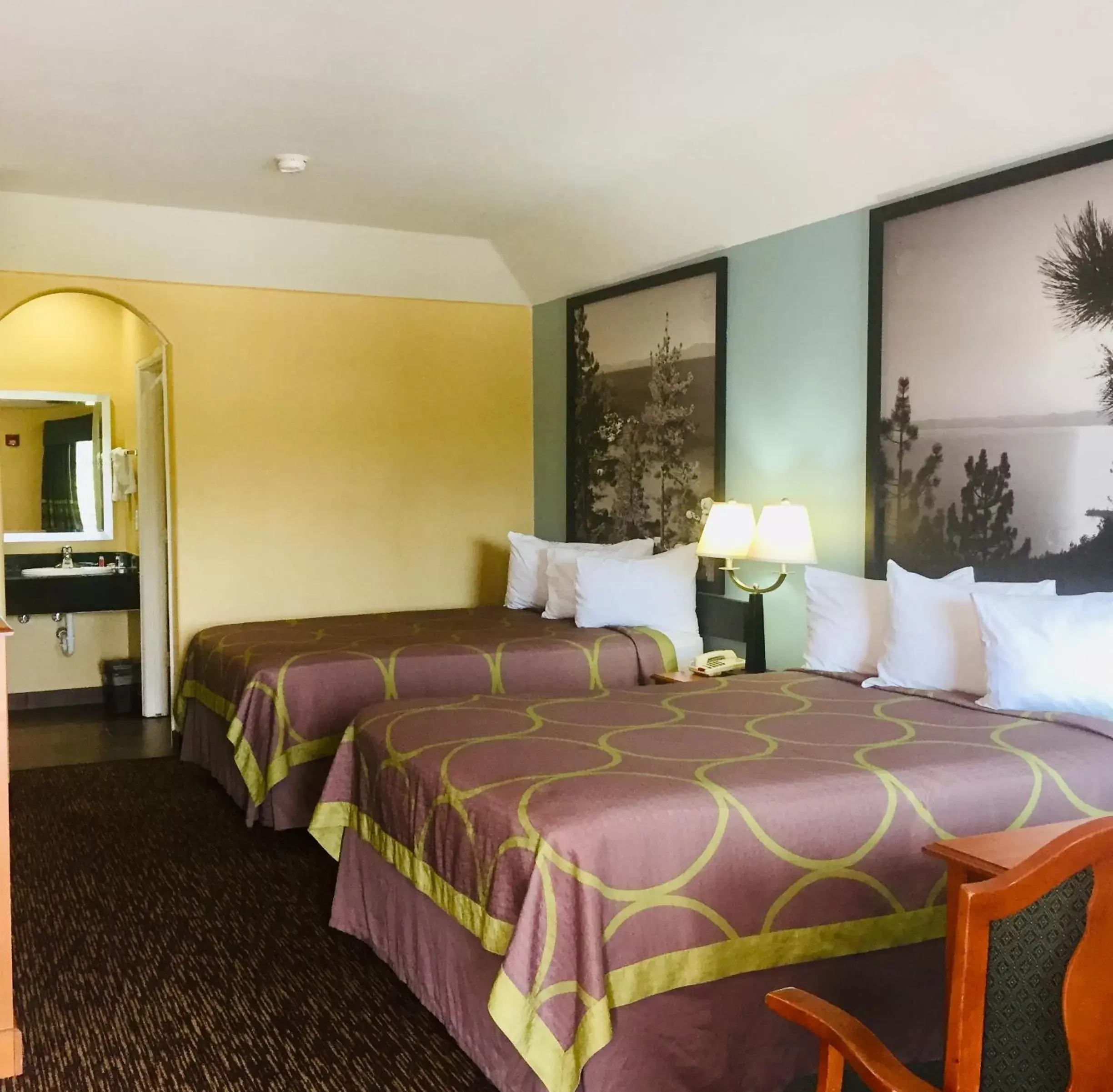 Queen Room with Two Queen Beds - Non-Smoking in Super 8 by Wyndham Montgomery/ Lake Conroe Queen Room with Two Queen Beds - Non-Smoking in Super 8 by Wyndham Montgomery/ Lake Conroe