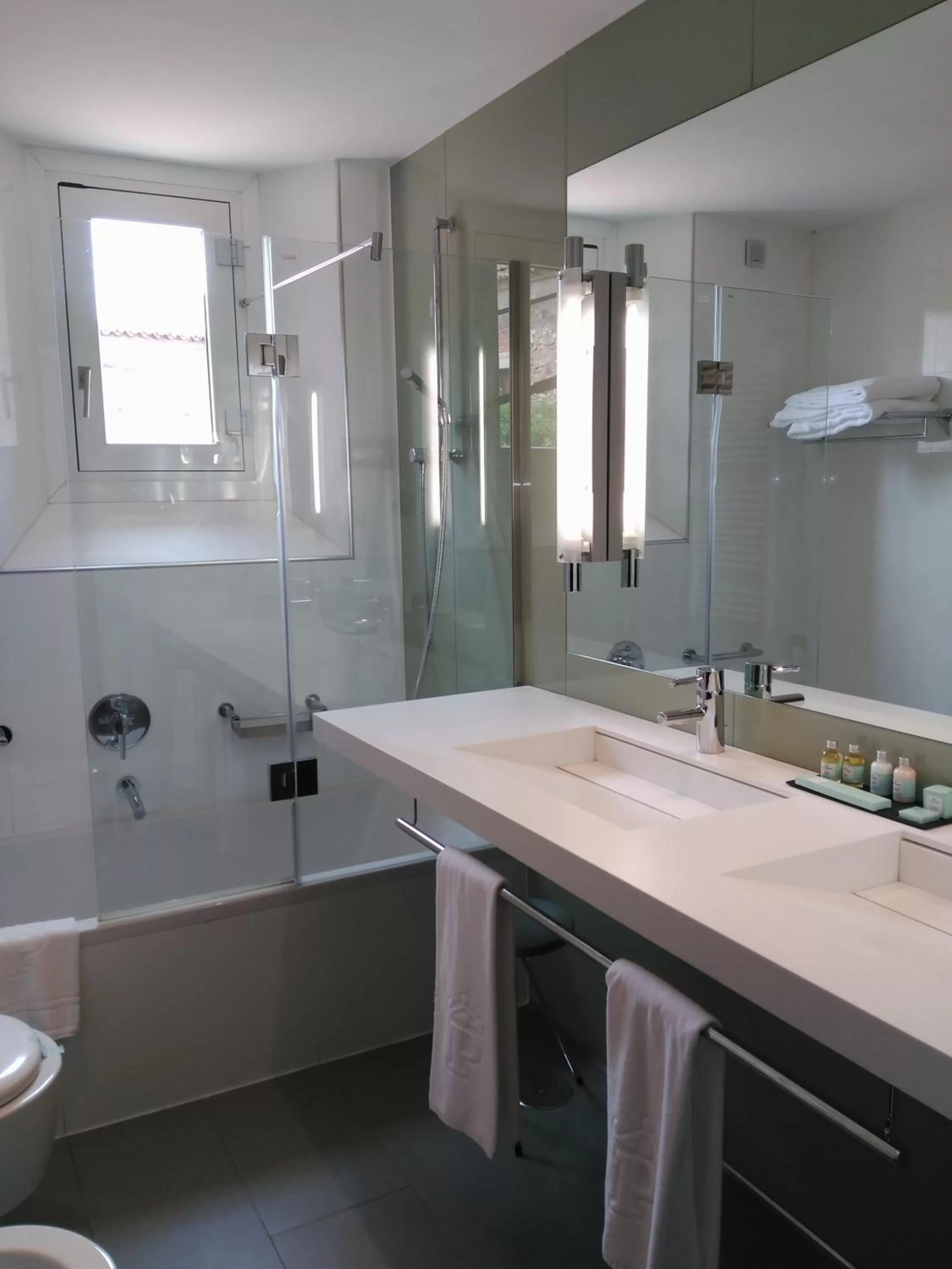 Bathroom in Parador de Caceres