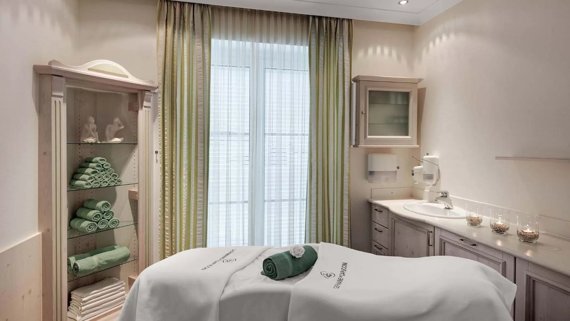 Massage, Bed in Hotel Almesberger