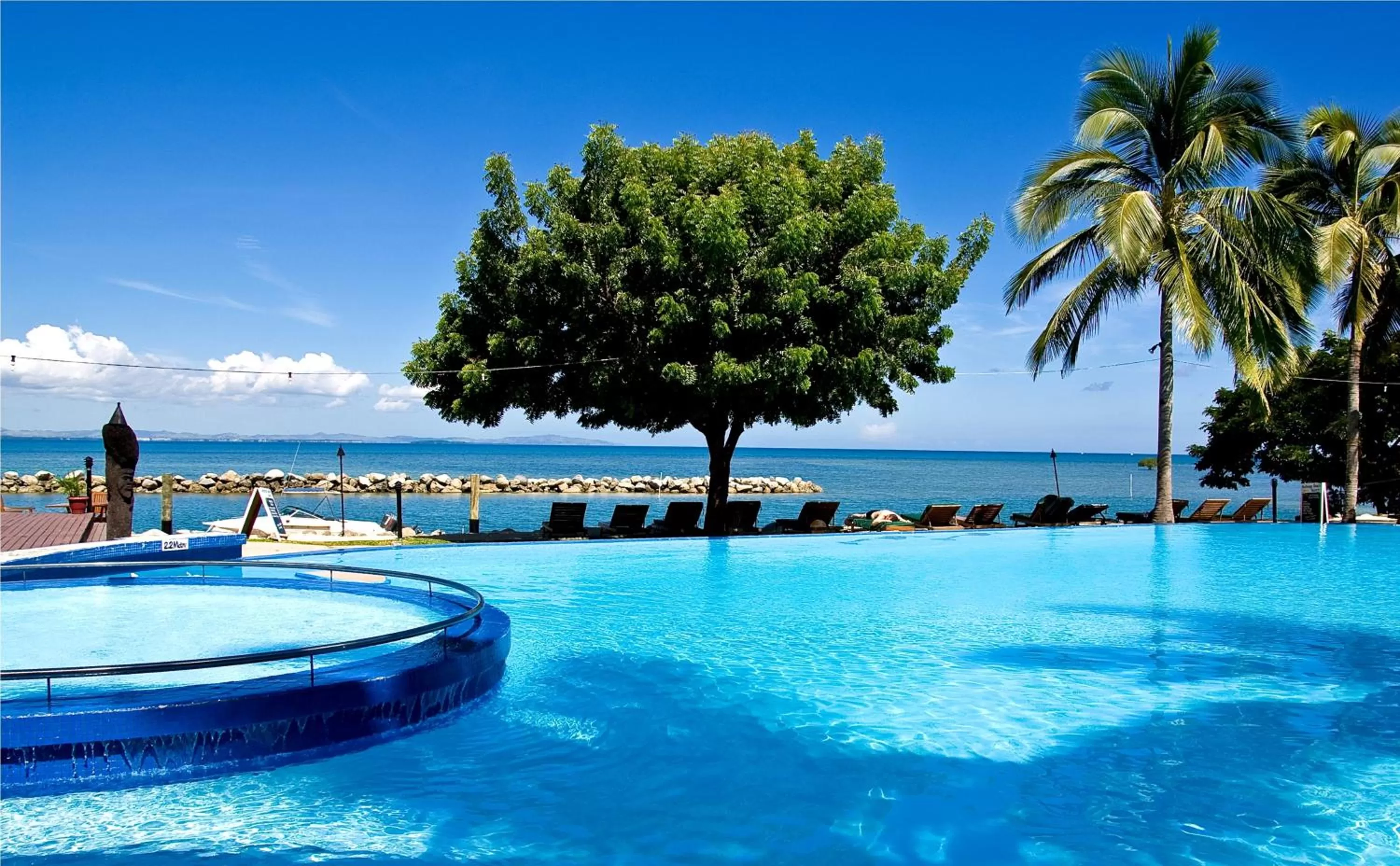 Swimming Pool in Anchorage Beach Resort