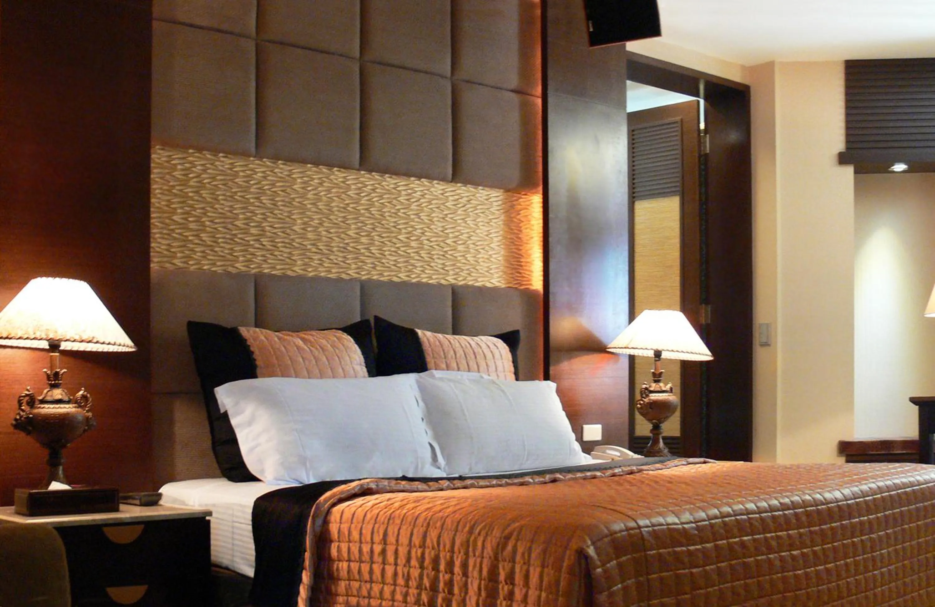 Bedroom, Bed in Dongfeng Motel