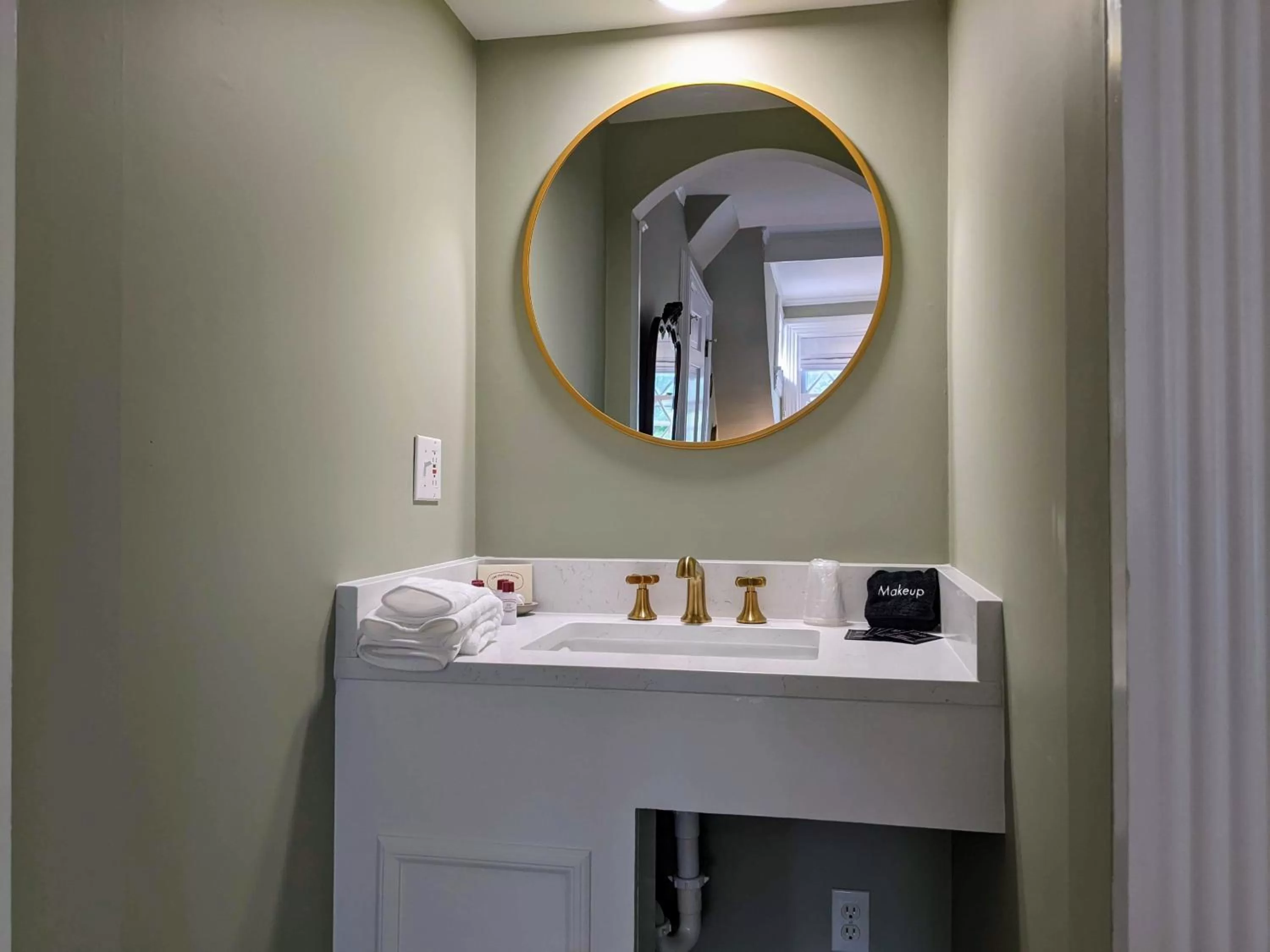 Bathroom in Stanton House Inn