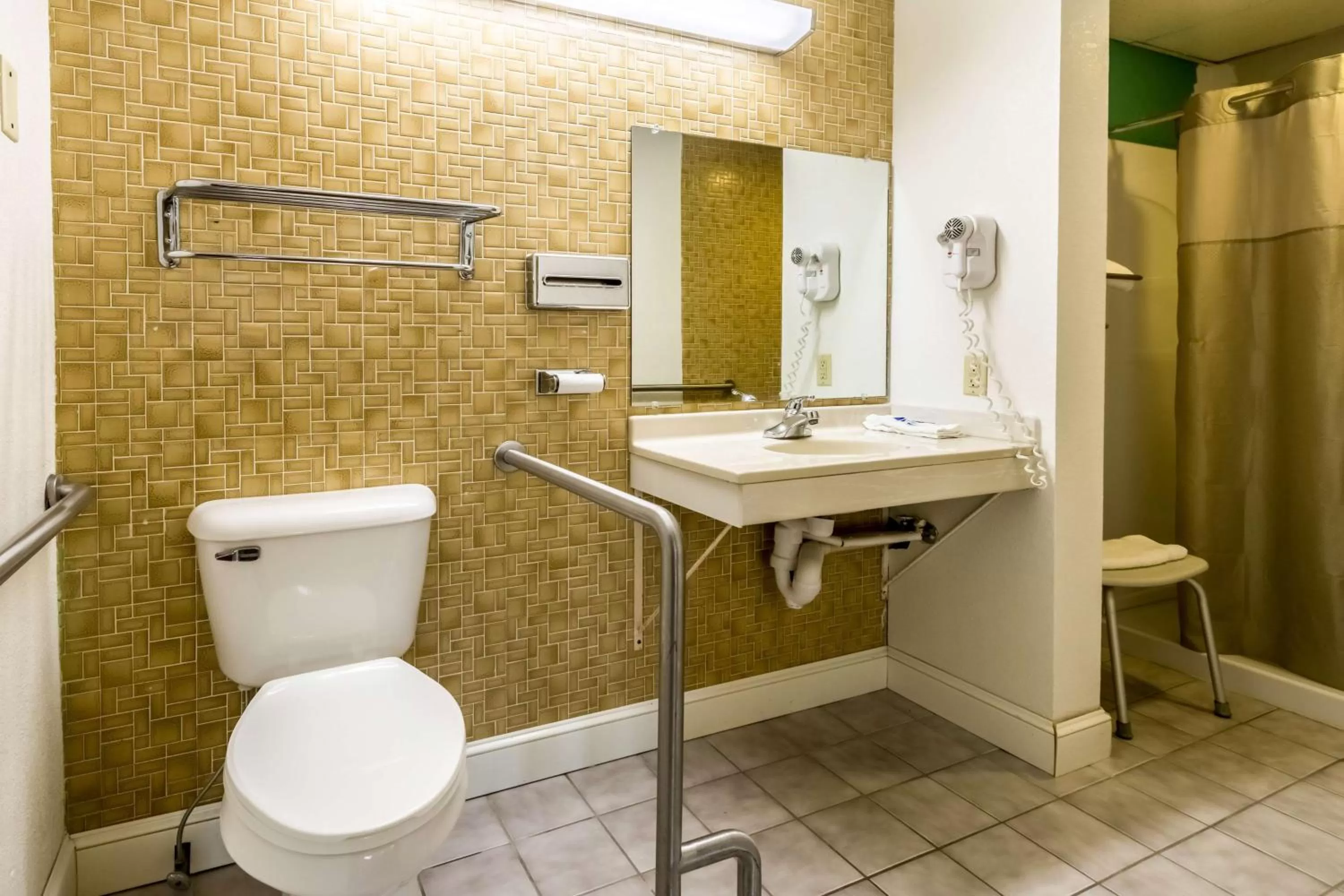 Photo of the whole room in Motel 6-Springfield, OH