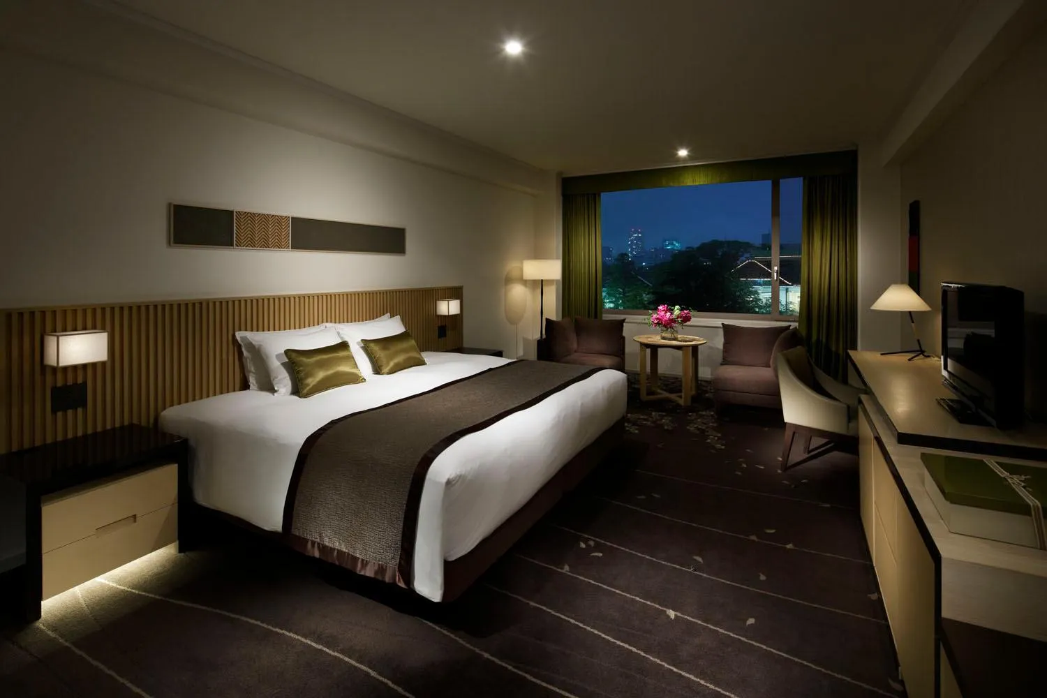 Bedroom, Bed in The Prince Sakura Tower Tokyo, Autograph Collection